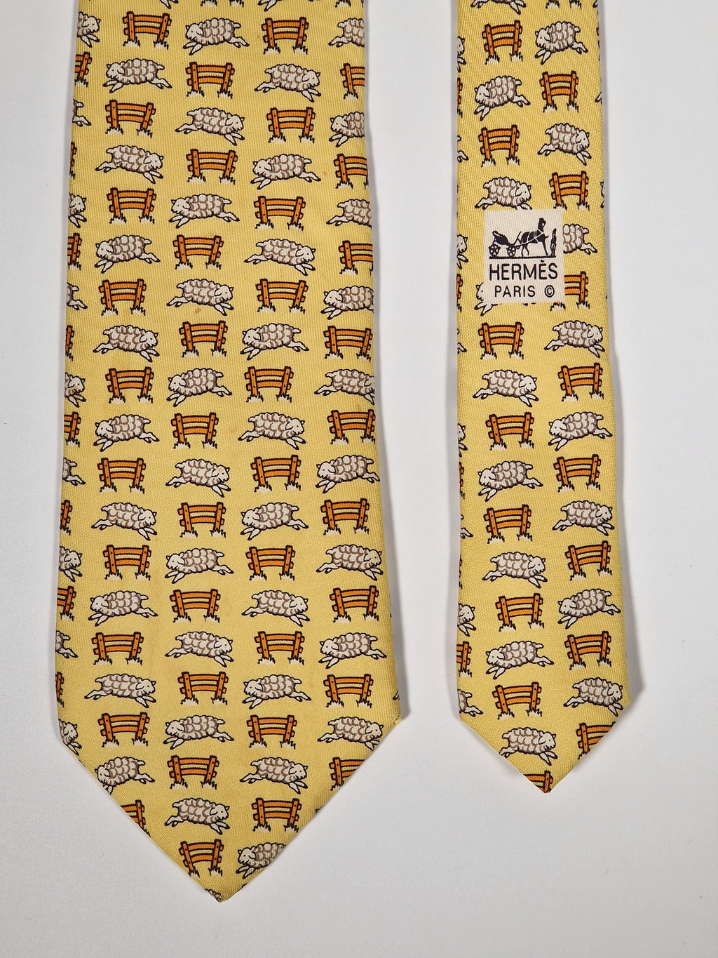 007528 Hermès tie yellow whimsical sheep 7528 IA