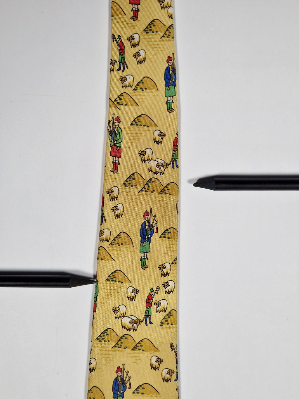 Hermès silk tie yellow scottish and sheep whimsical pattern 7549 SA