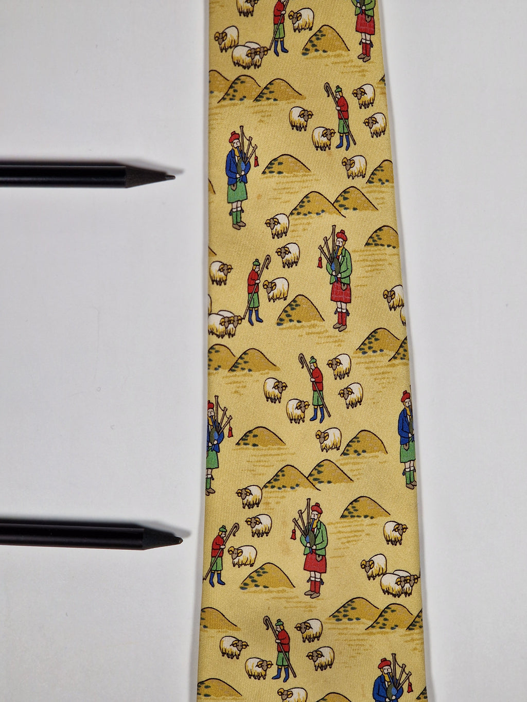 Hermès silk tie yellow scottish and sheep whimsical pattern 7549 SA