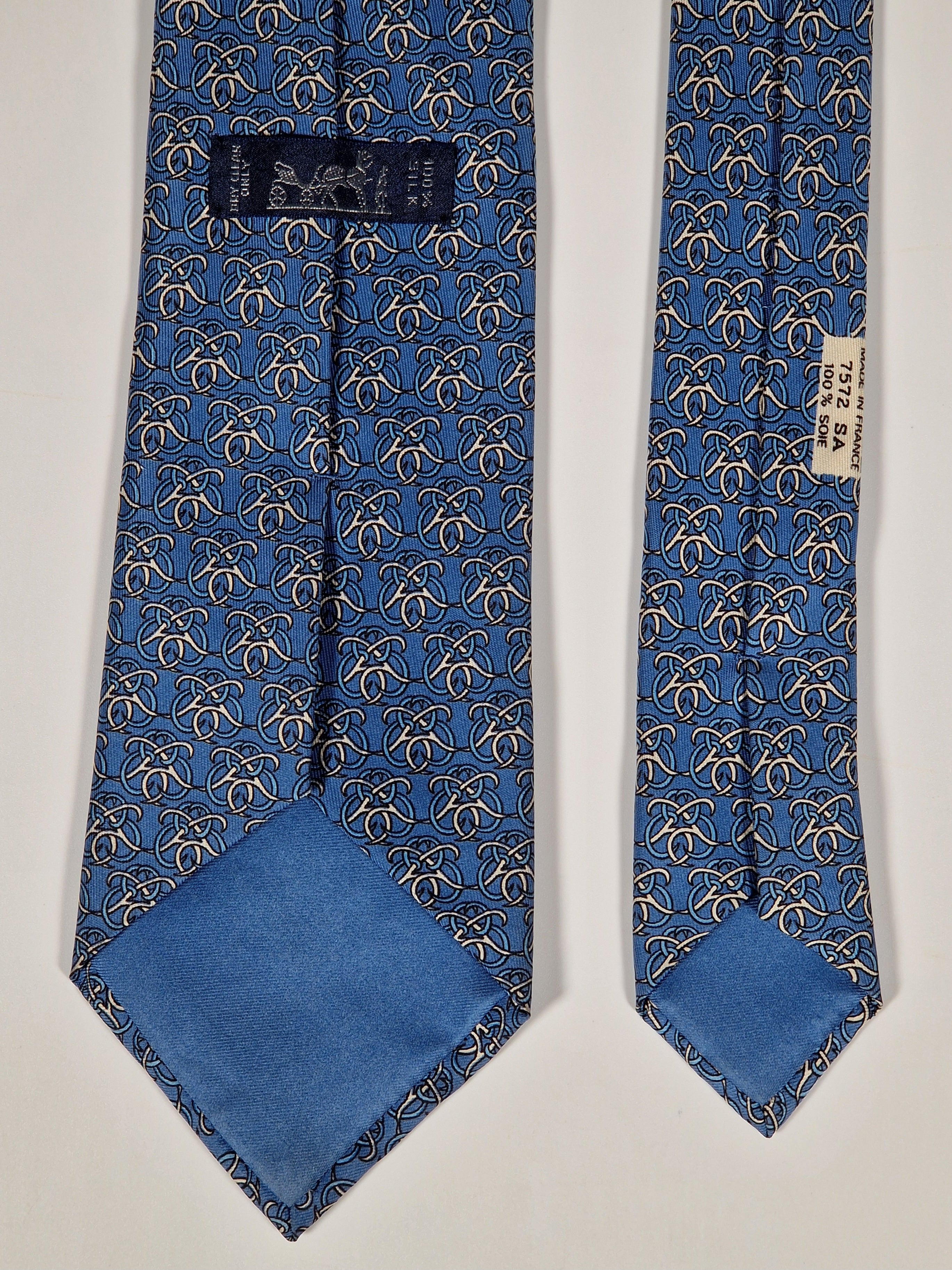 Hermès silk tie blue geometric pattern Hermès 7572 SA tie blue