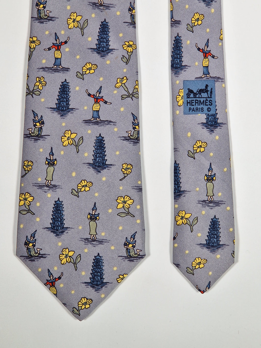 007577 Hermès tie grey etnical pattern Hermès 7577 SA tie grey