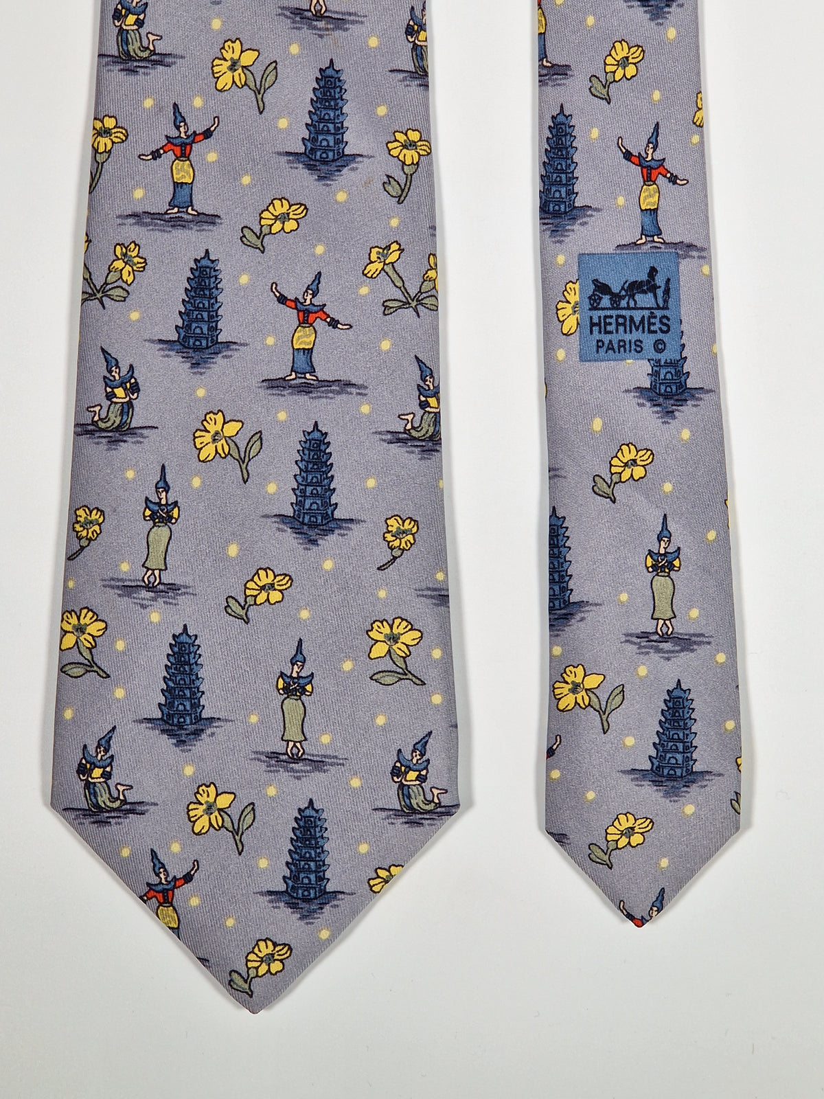007577 Hermès tie grey etnical pattern Hermès 7577 SA tie grey
