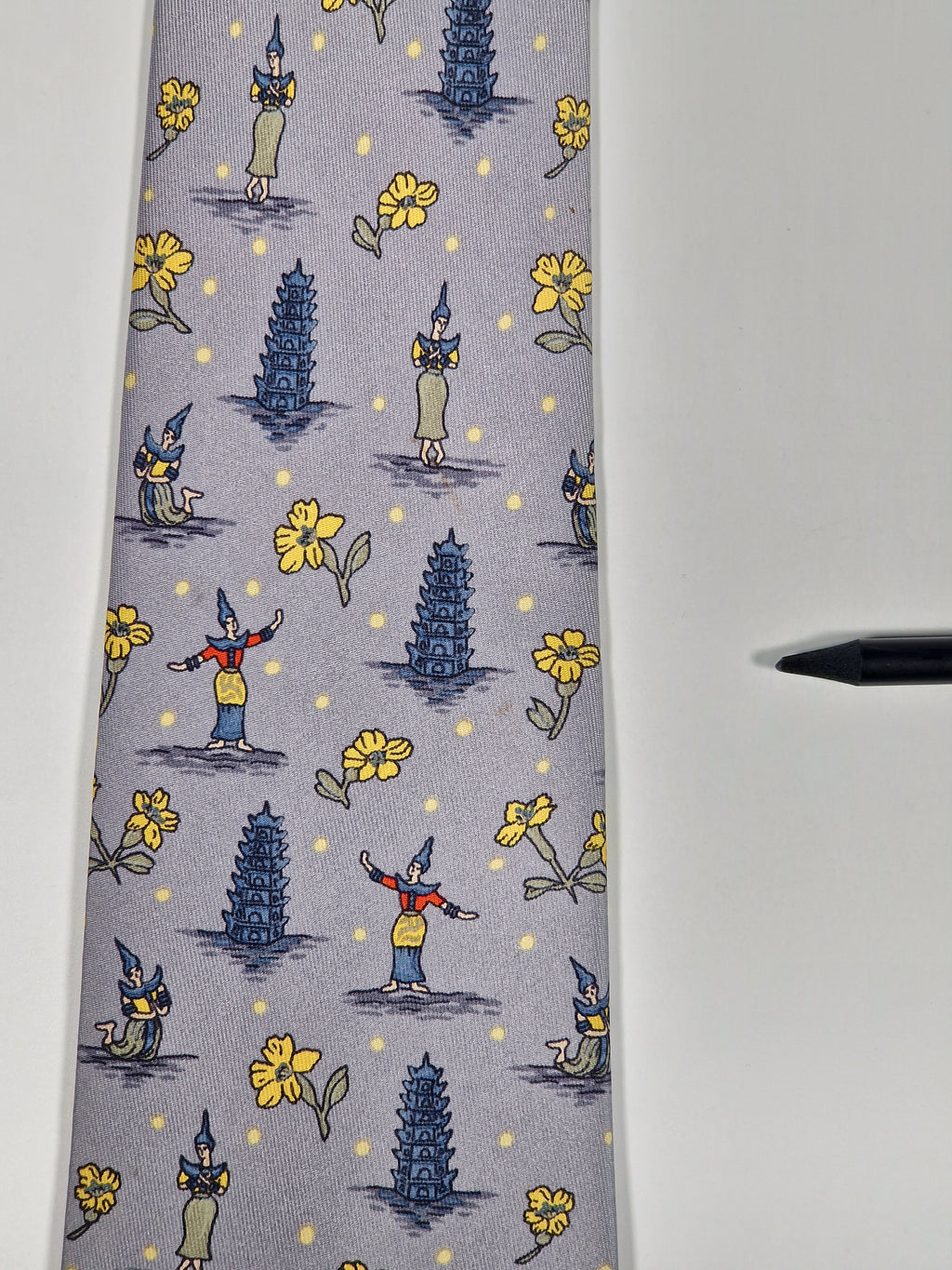007577 Hermès tie grey etnical pattern Hermès 7577 SA tie grey