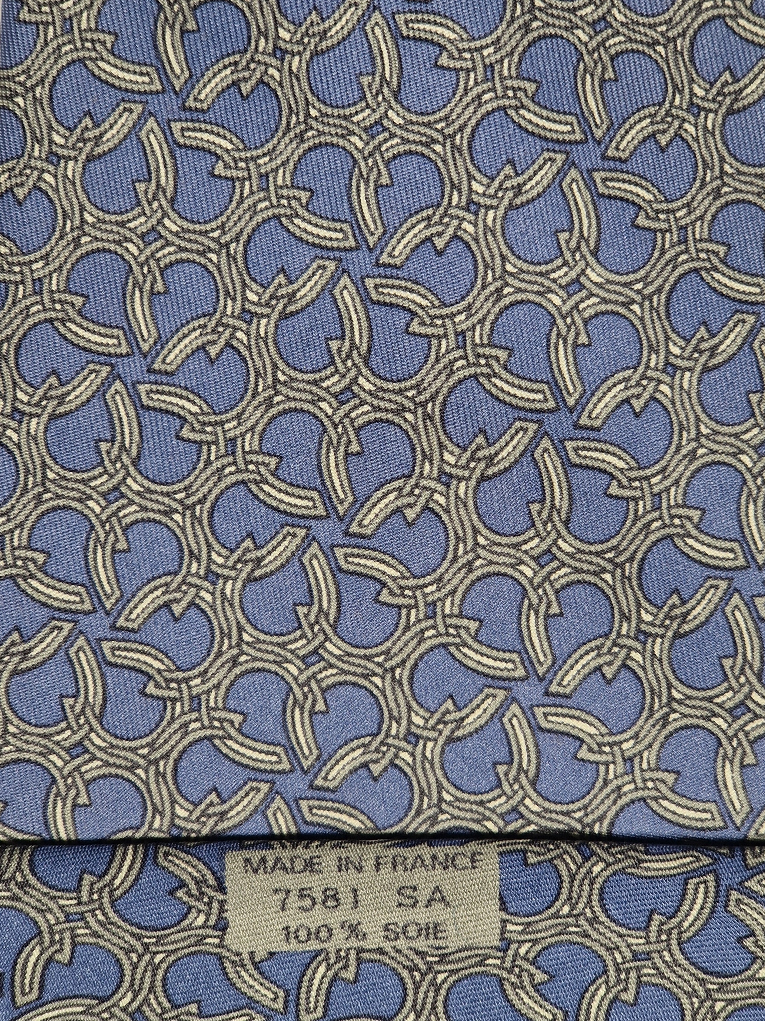Hermès silk tie blue horse shoe pattern 7581 SA