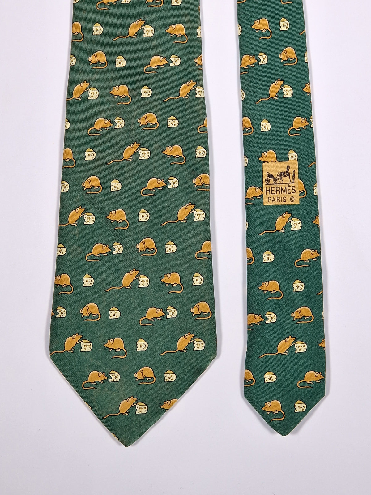 007605 Hermès tie green mouse and cheese 7605 SA
