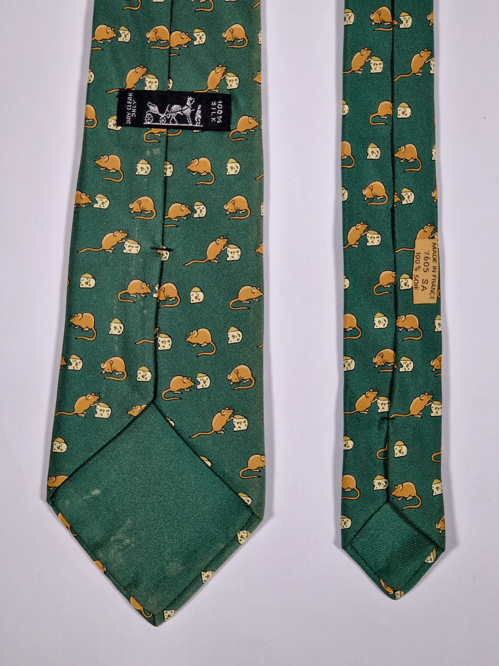 007605 Hermès tie green mouse and cheese 7605 SA