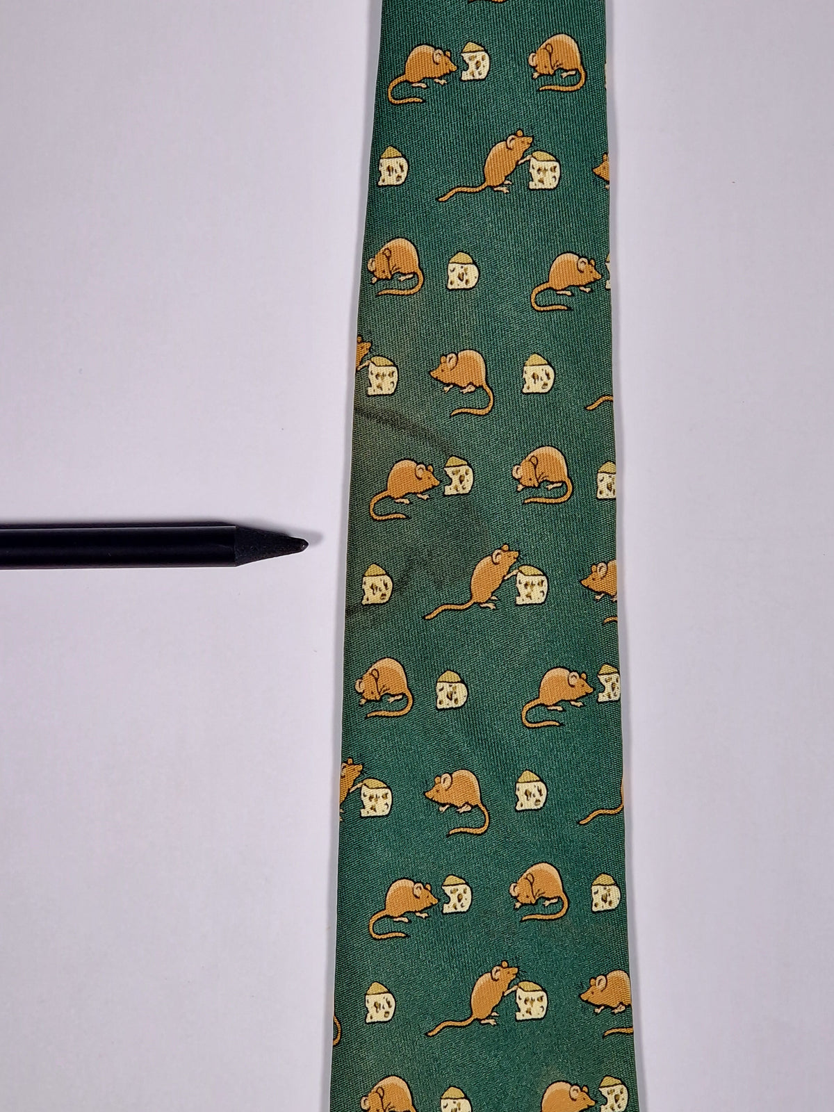 007605 Hermès tie green mouse and cheese 7605 SA