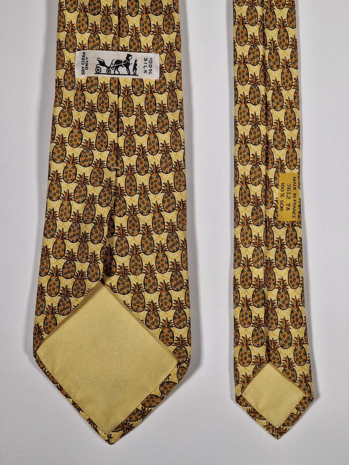 007612 Hermès tie yellow whimsical pineapple pattern 7612 TA