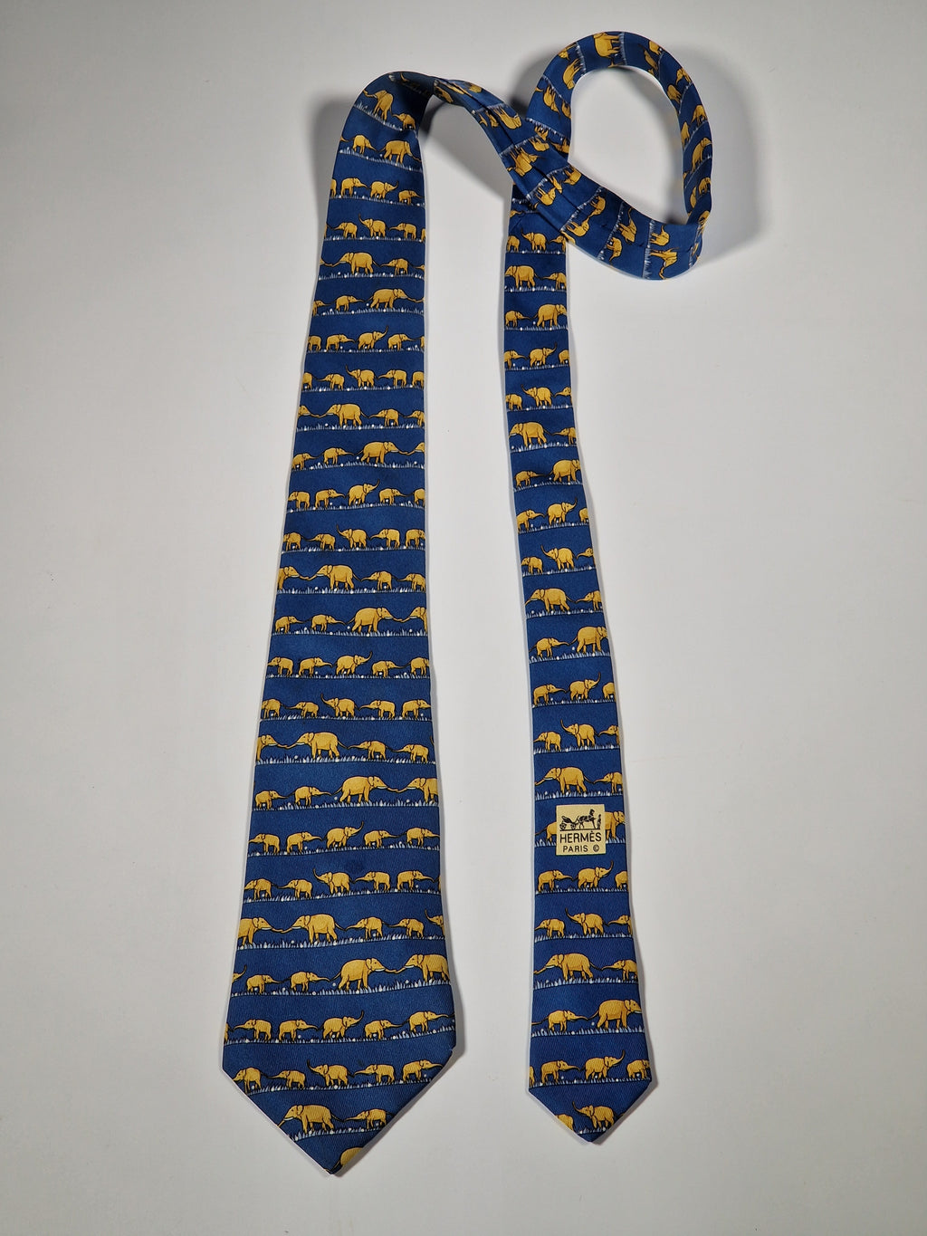 Hermès silk tie blue elephants pattern 7621 TA