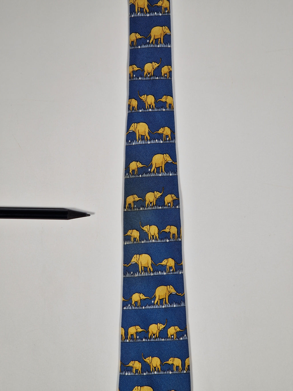 Hermès silk tie blue elephants pattern 7621 TA