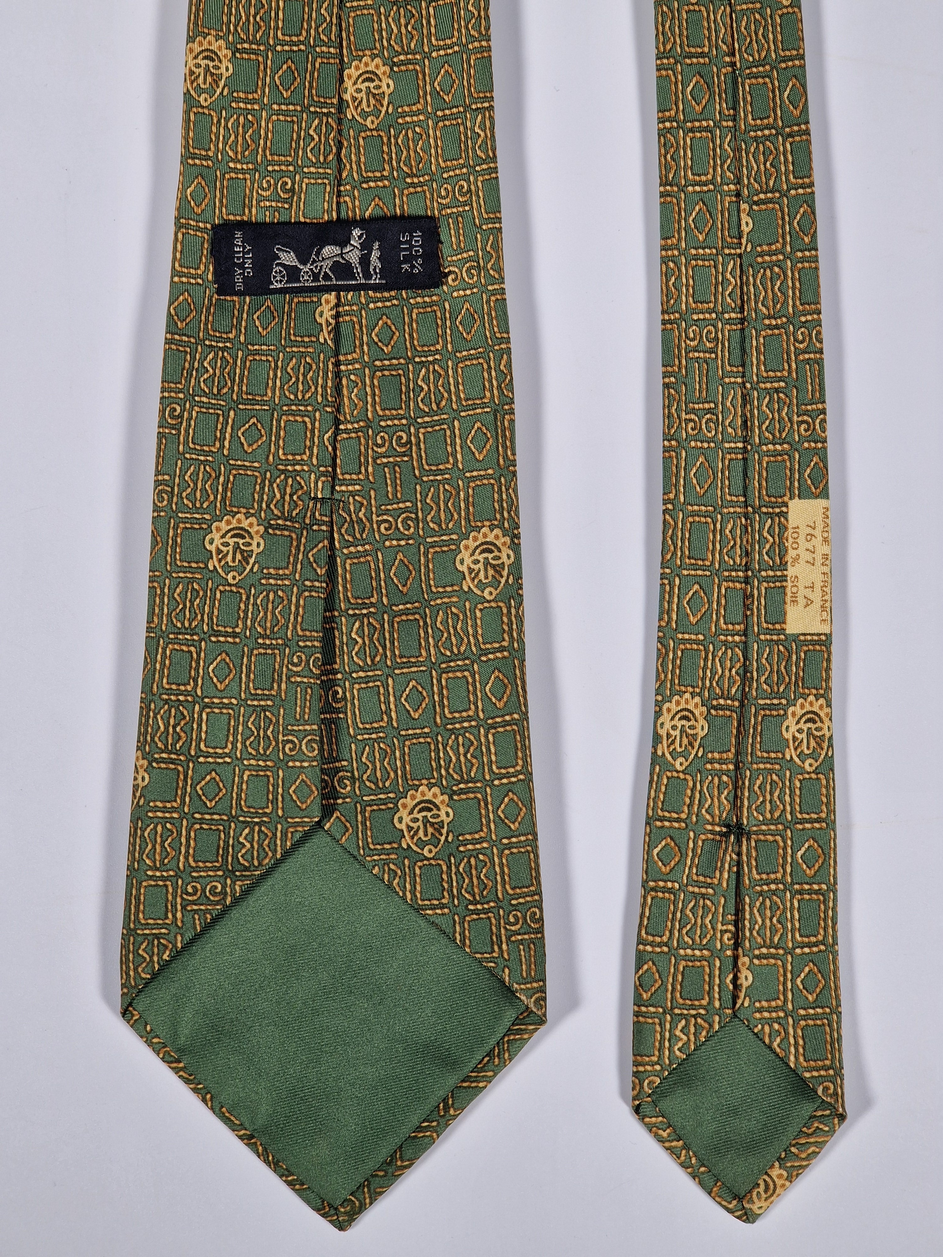 Hermès silk tie green ethnical pattern 7677TA