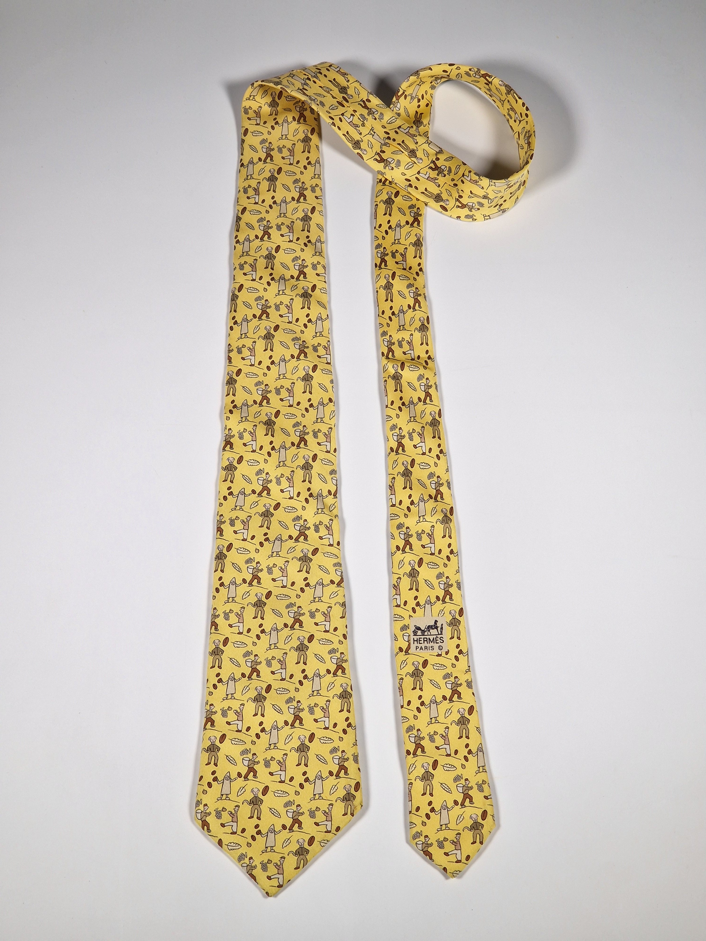 Hermès silk tie yellow wine harvest pattern 7688 OA