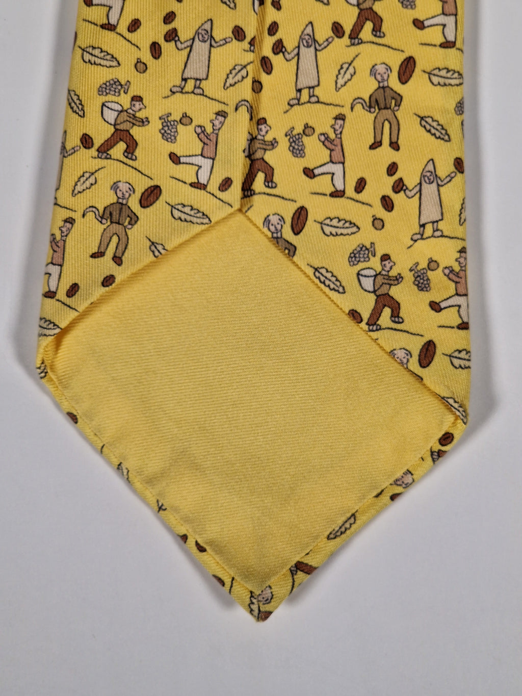 Hermès silk tie yellow wine harvest pattern 7688 OA