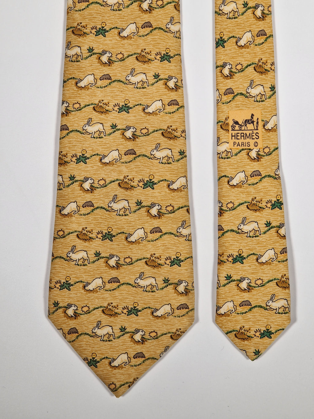007699 Hermès tie yellow rabbit pattern 7699 OA