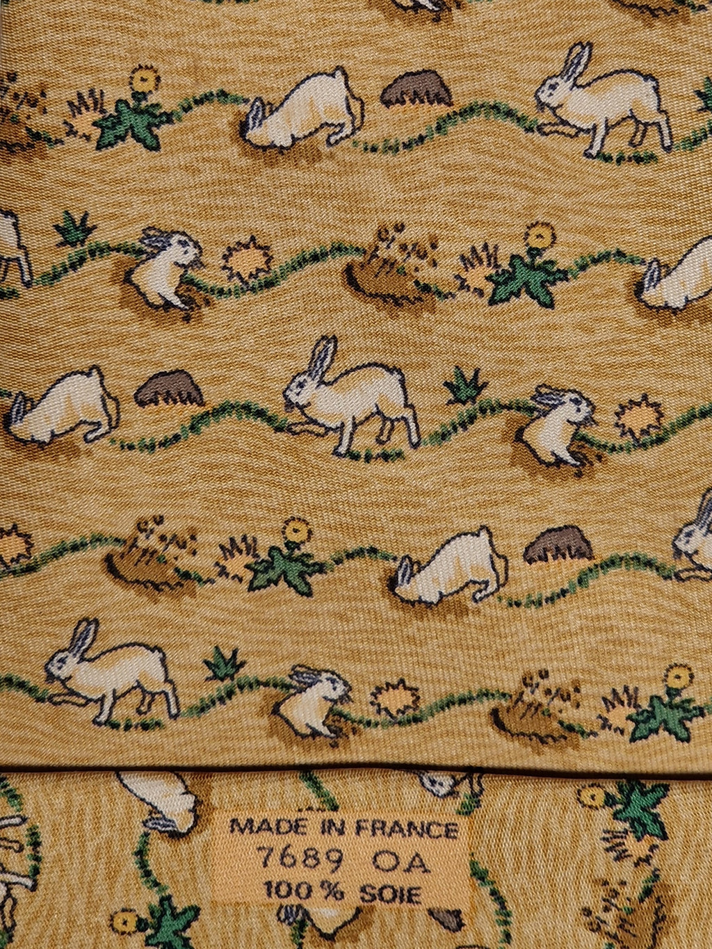 007699 Hermès tie yellow rabbit pattern 7699 OA
