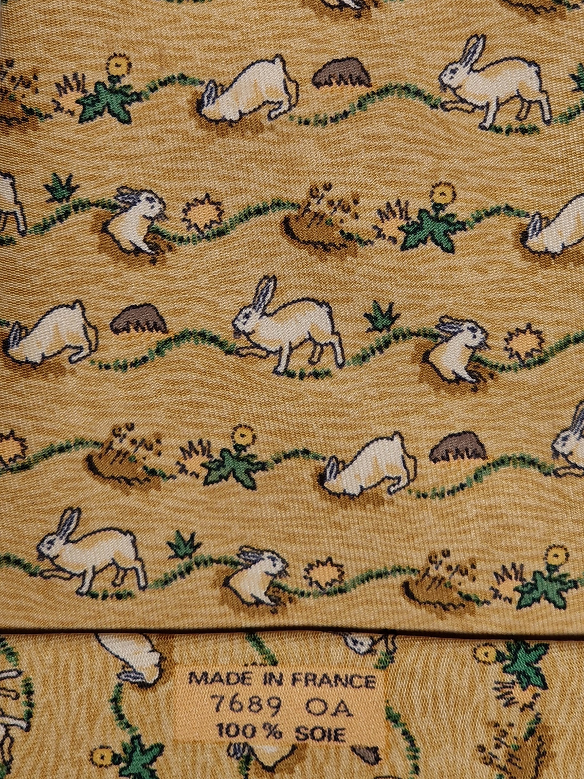 007699 Hermès tie yellow rabbit pattern 7699 OA