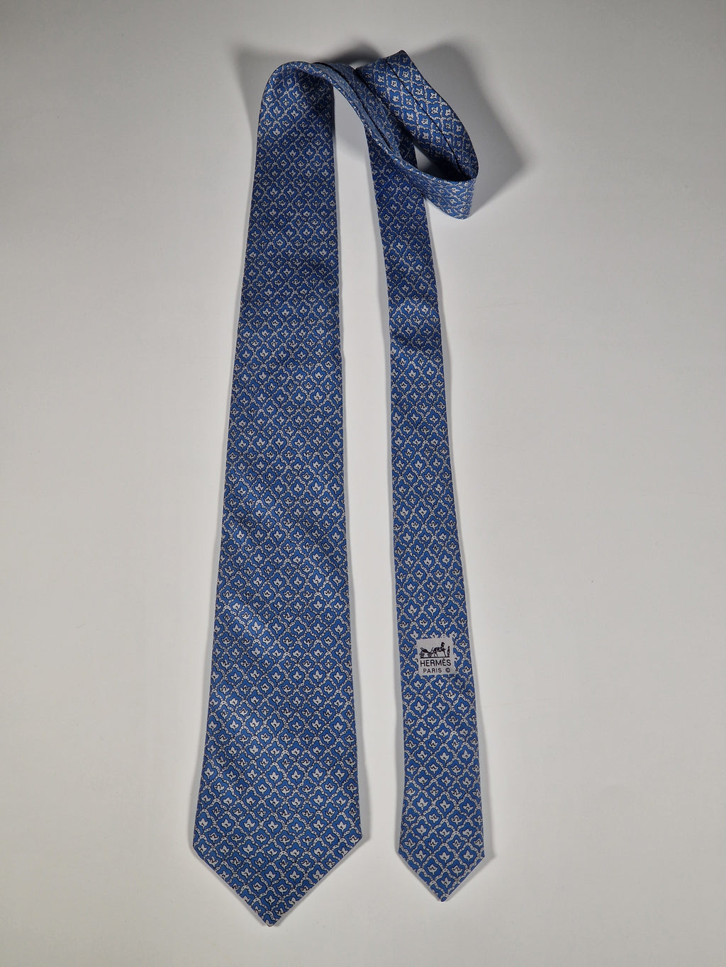 Hermès silk tie blue flower pattern 7701 OA