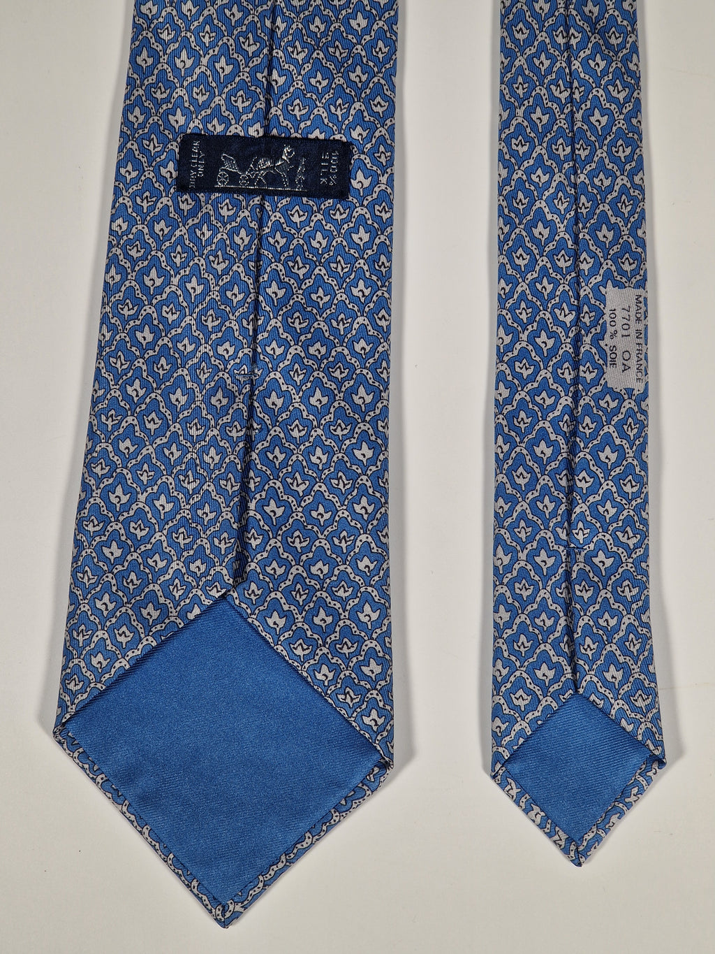 Hermès silk tie blue flower pattern 7701 OA
