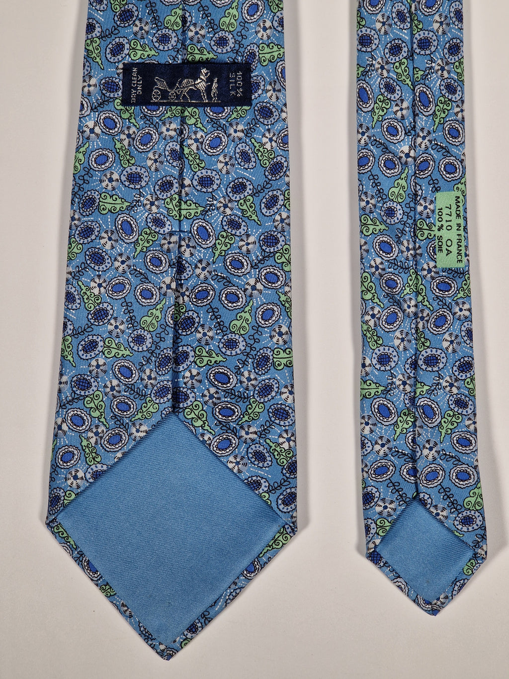 Hermès silk tie blue flower pattern Hermès 7710 OA tie blue
