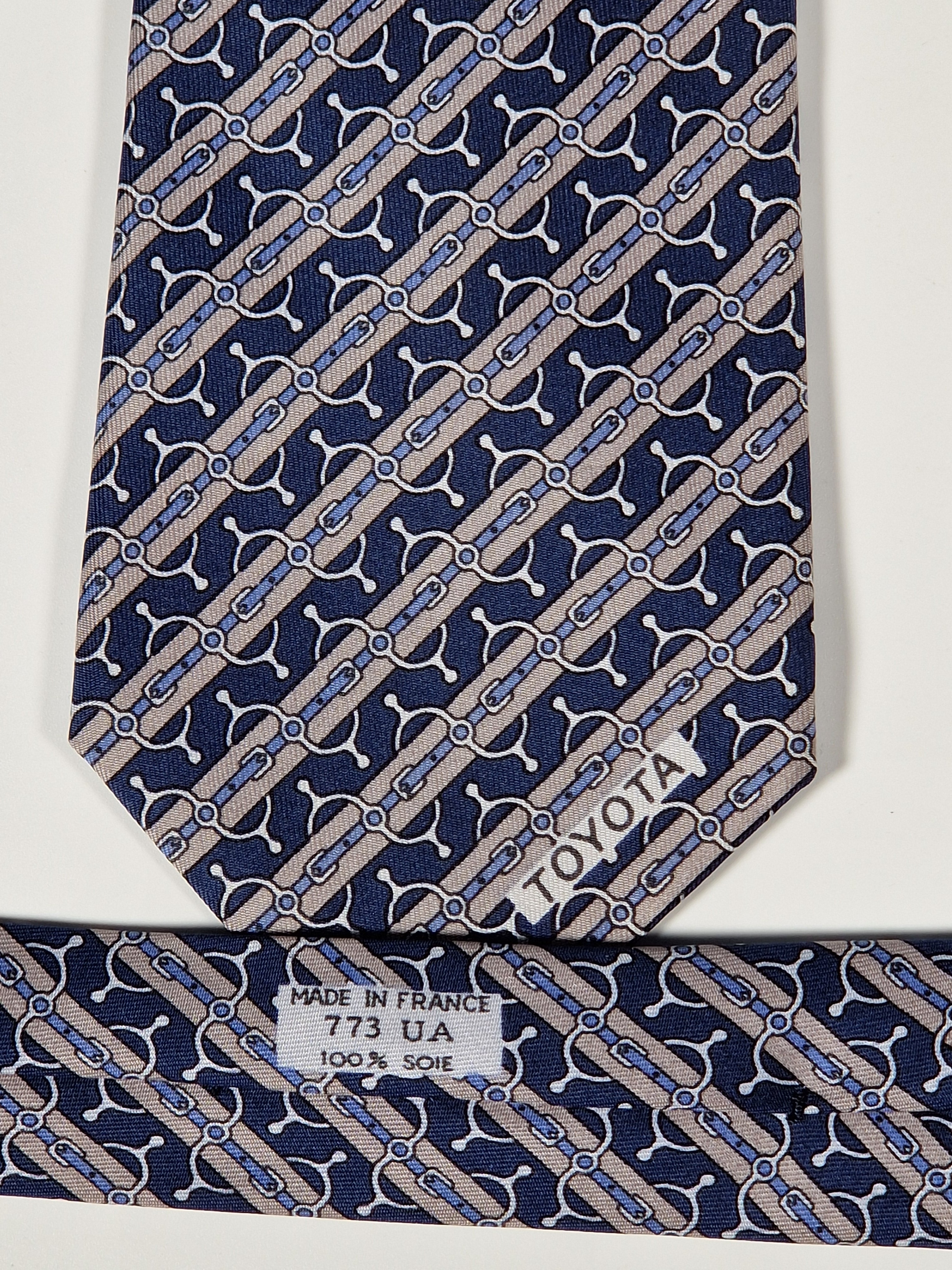 Hermès silk tie Blue and grey Equestrian Toyota Hermès 773 UA tie