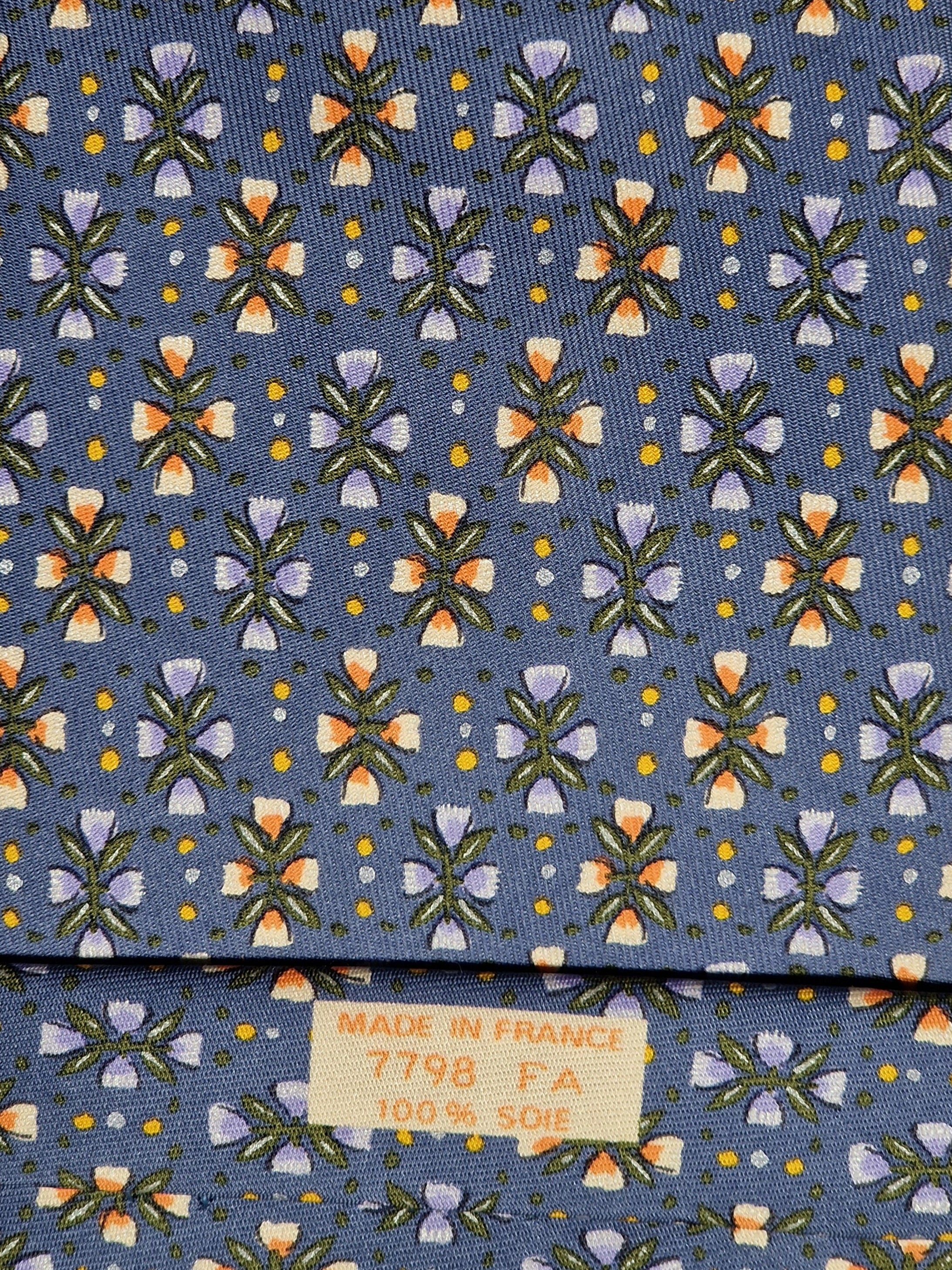 007798 Hermès silk tie blue flowers 7798 FA