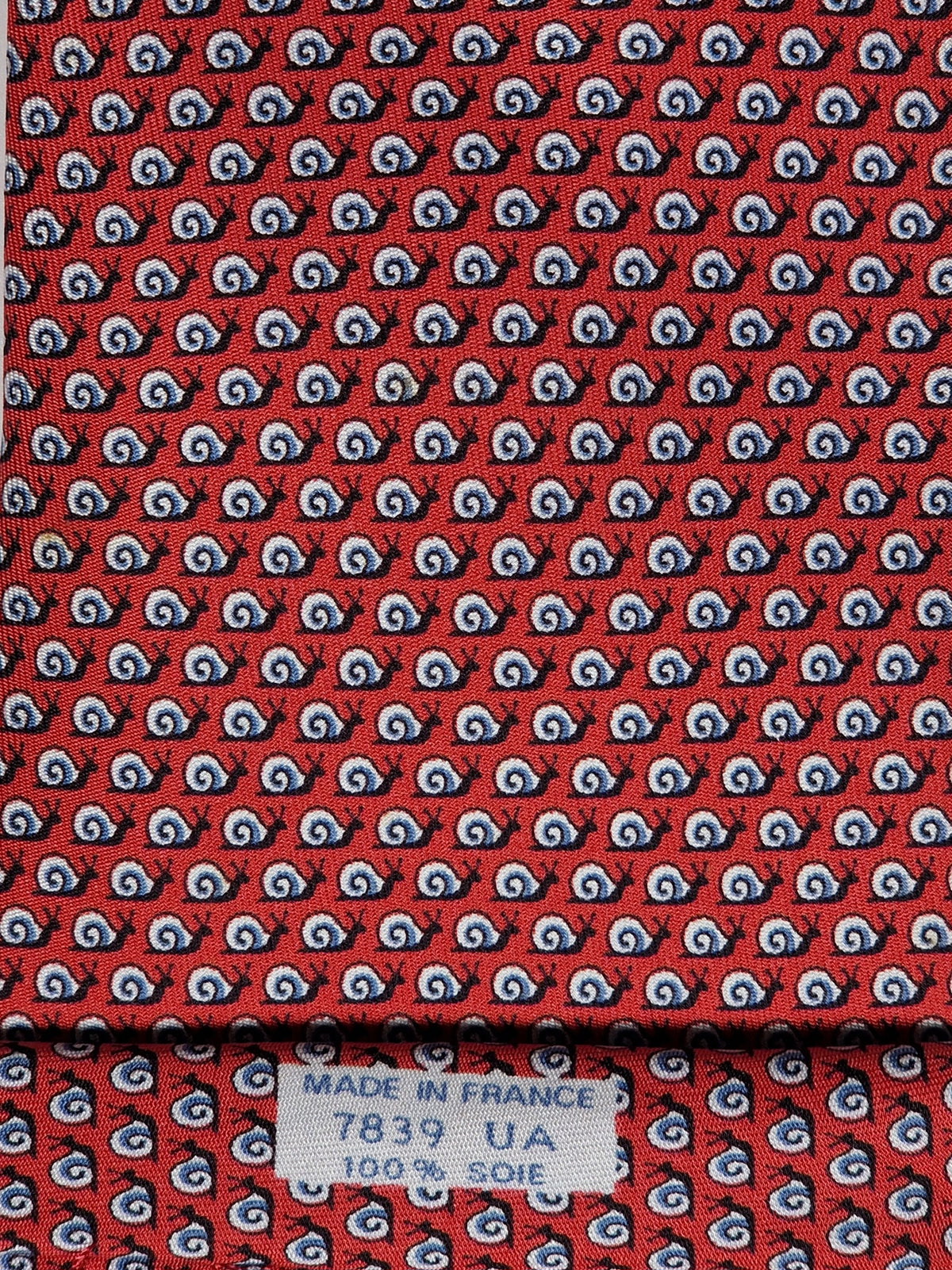 007839 Hermès tie red whimsical snali pattern 7839 UA