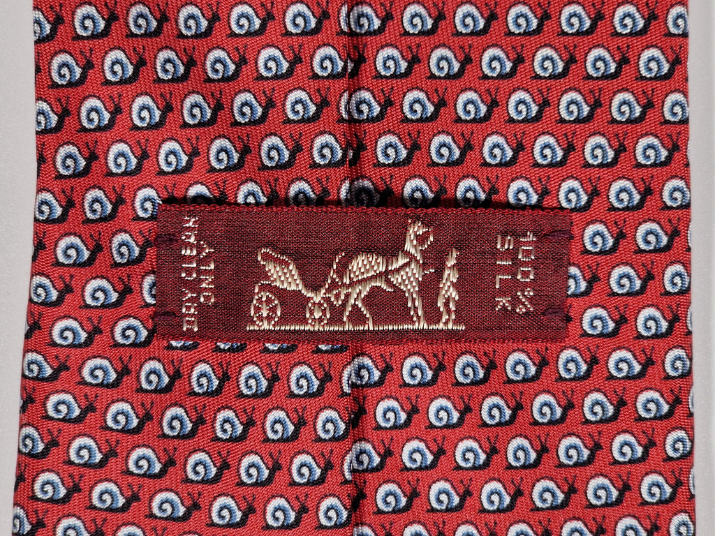 007839 Hermès tie red whimsical snali pattern 7839 UA