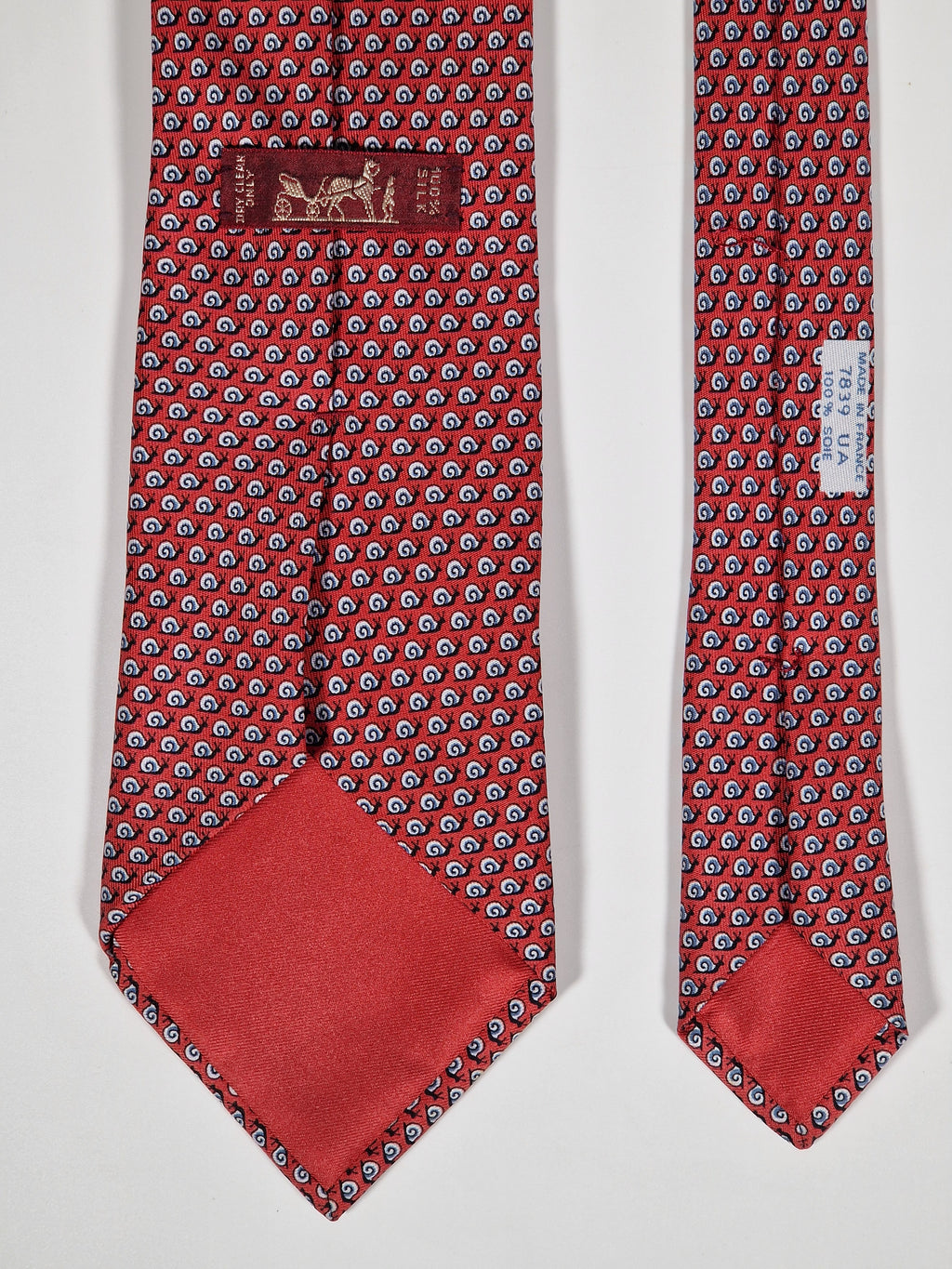 007839 Hermès tie red whimsical snali pattern 7839 UA