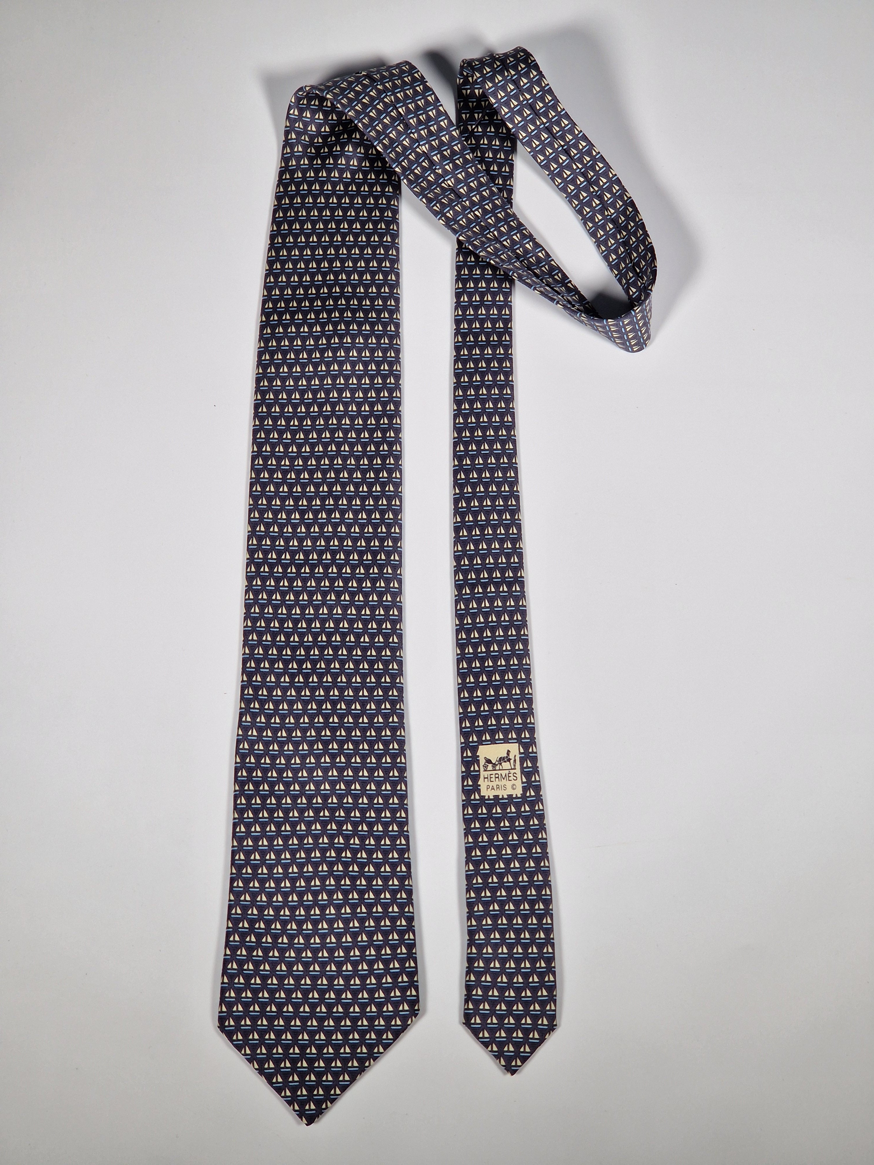 Hermès silk tie grey sailboat pattern 7841 UA