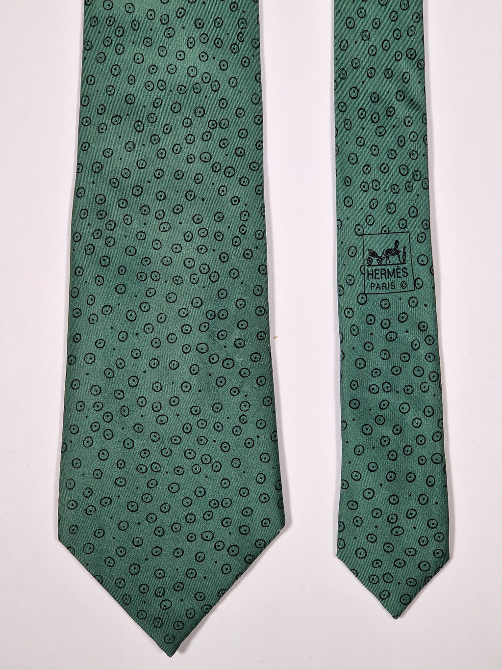 Hermès silk tie grean spoted pattern 7847 FA