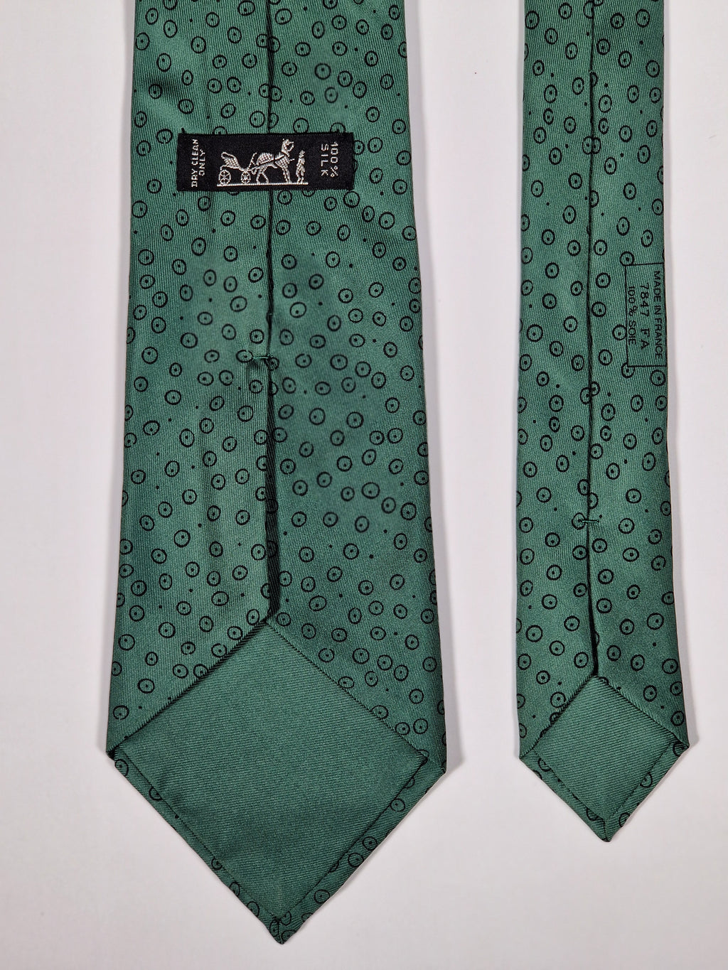 Hermès silk tie grean spoted pattern 7847 FA