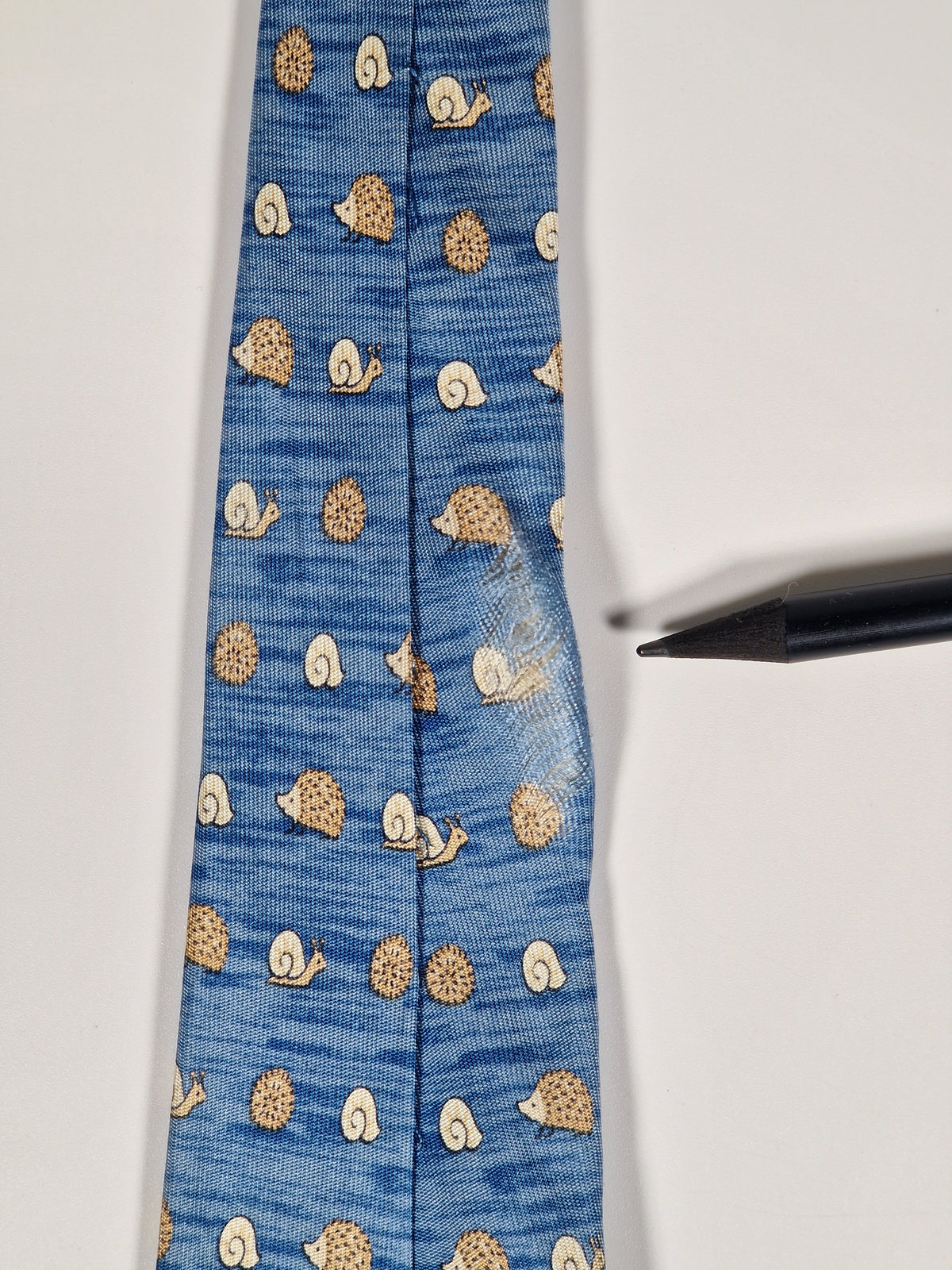 007850 Hermès tie blue Snail and hedgehog whimsical pattern 7850 UA