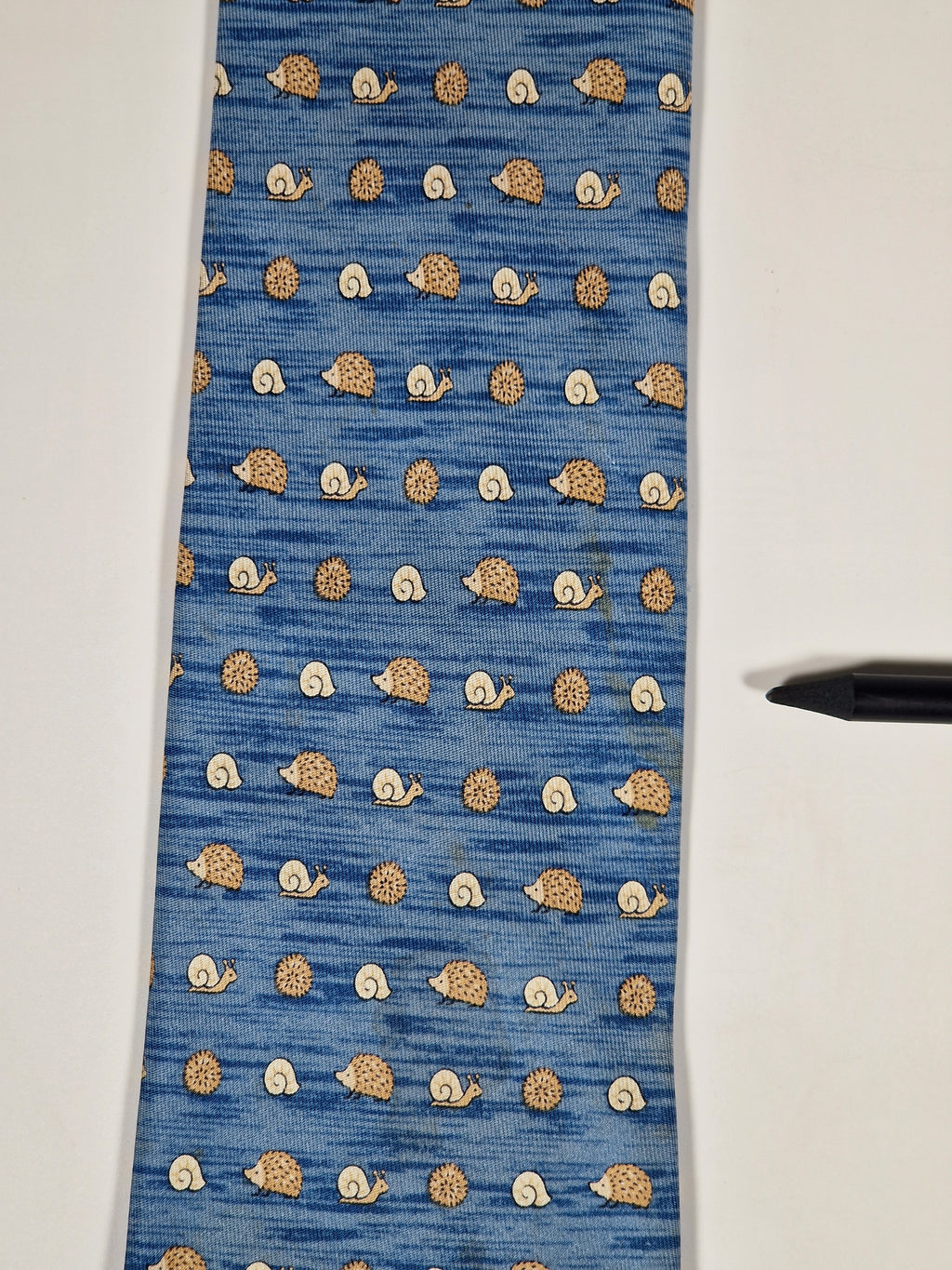 007850 Hermès tie blue Snail and hedgehog whimsical pattern 7850 UA