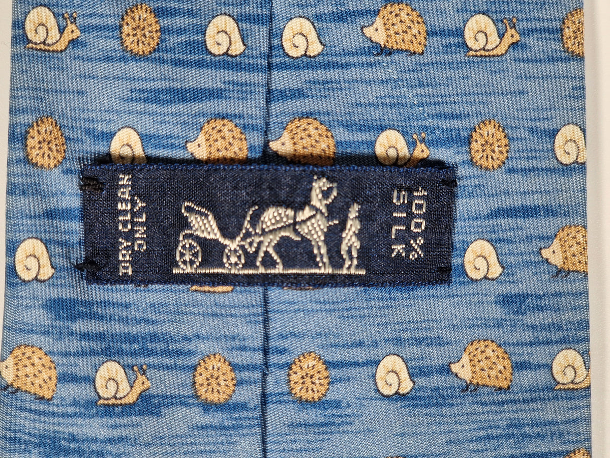 007850 Hermès tie blue Snail and hedgehog whimsical pattern 7850 UA