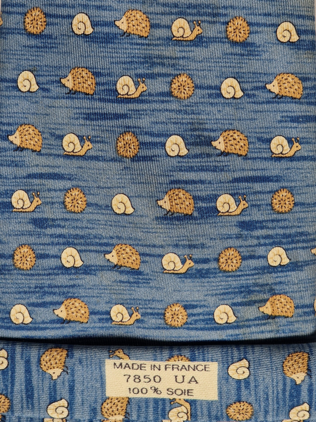 007850 Hermès tie blue Snail and hedgehog whimsical pattern 7850 UA