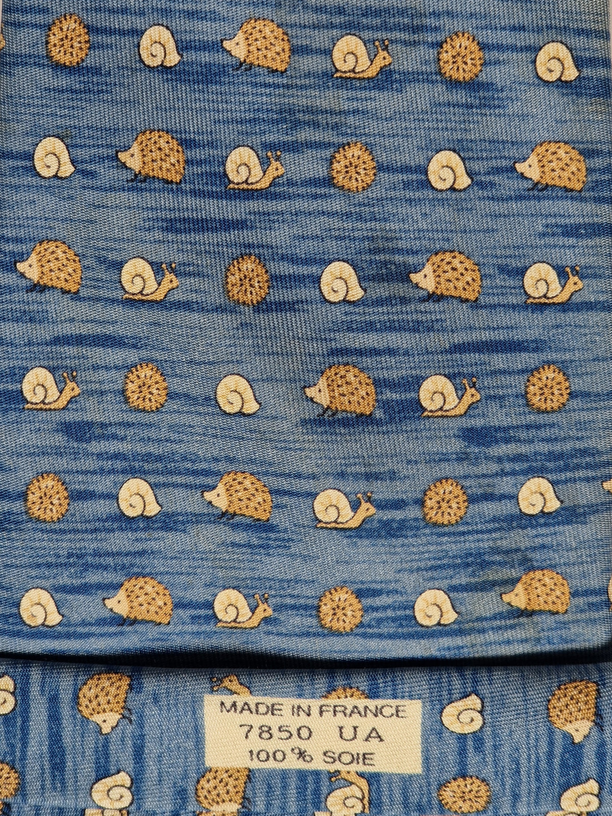 007850 Hermès tie blue Snail and hedgehog whimsical pattern 7850 UA