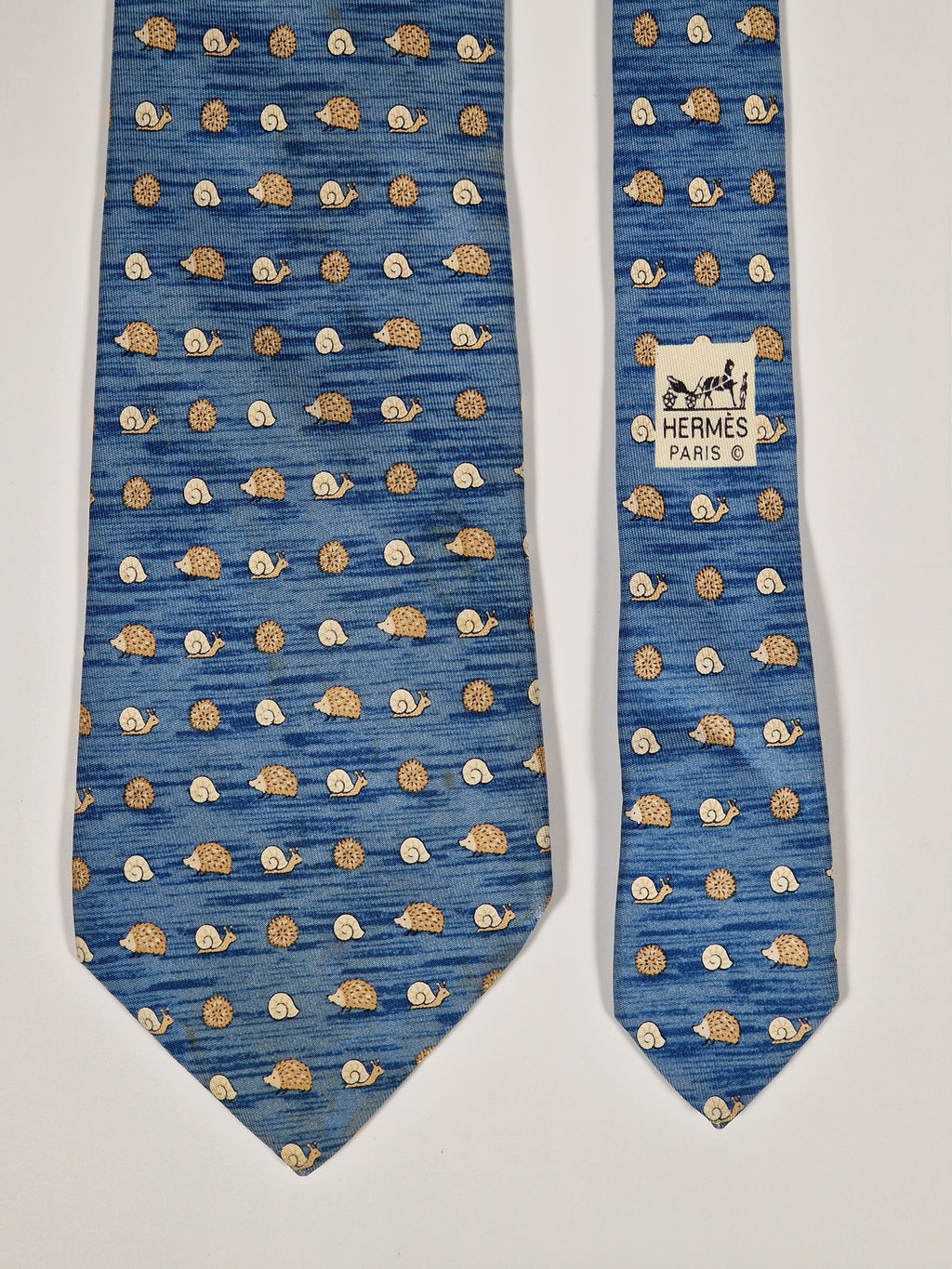 007850 Hermès tie blue Snail and hedgehog whimsical pattern 7850 UA