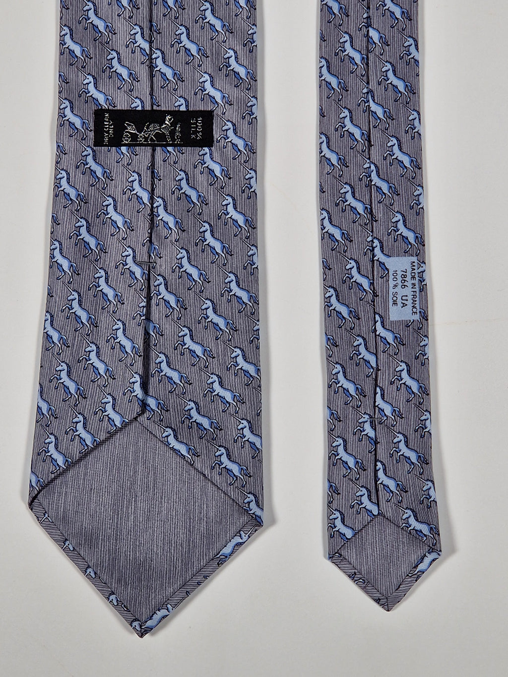 Hermès silk tie grey unicon pattern Hermès 7866 UA tie grey