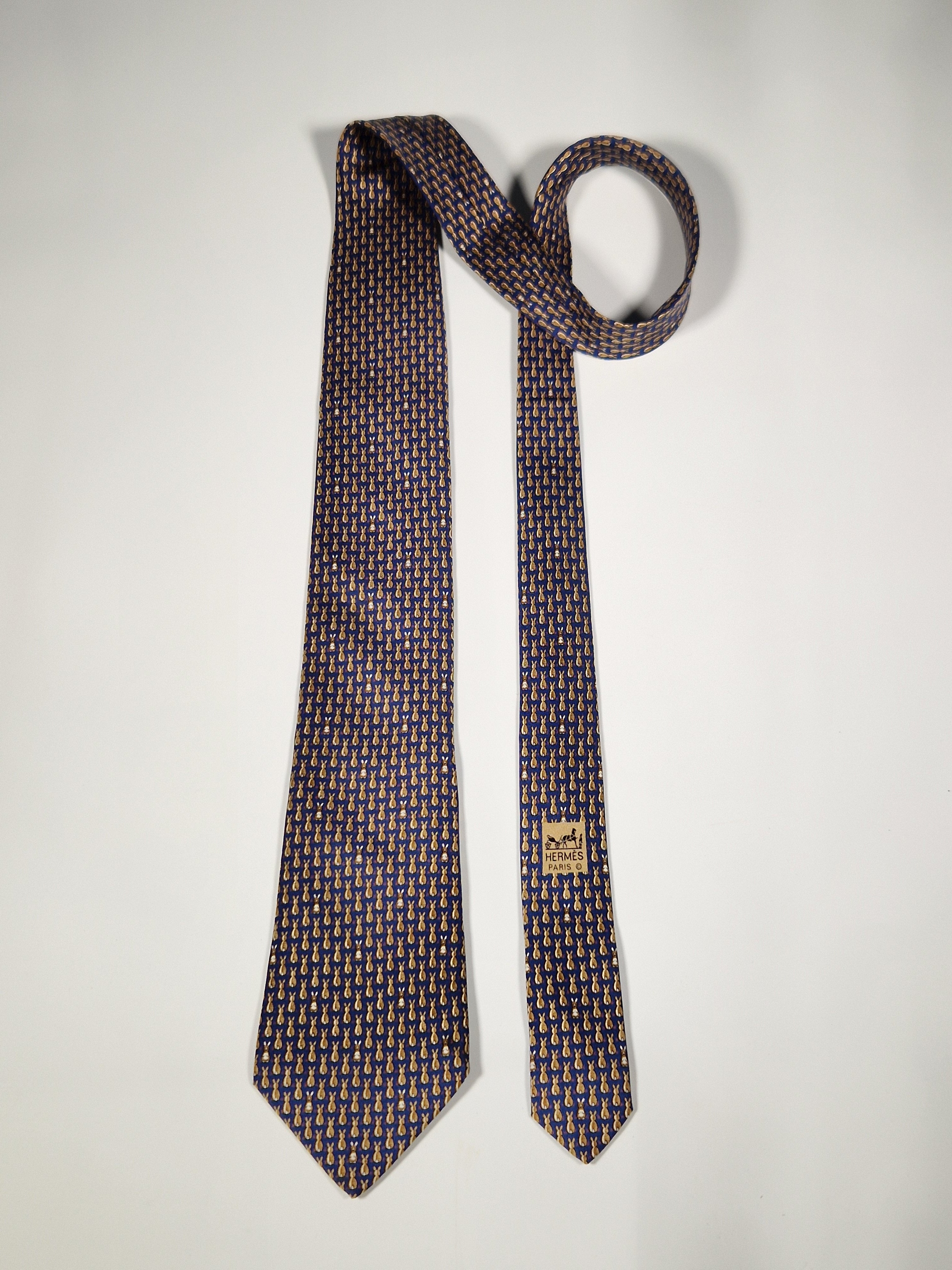 007900 Hermès silk tie blue whimsical rabbits 7900 MA