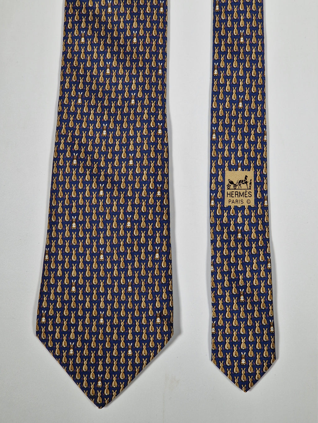 007900 Hermès silk tie blue whimsical rabbits 7900 MA