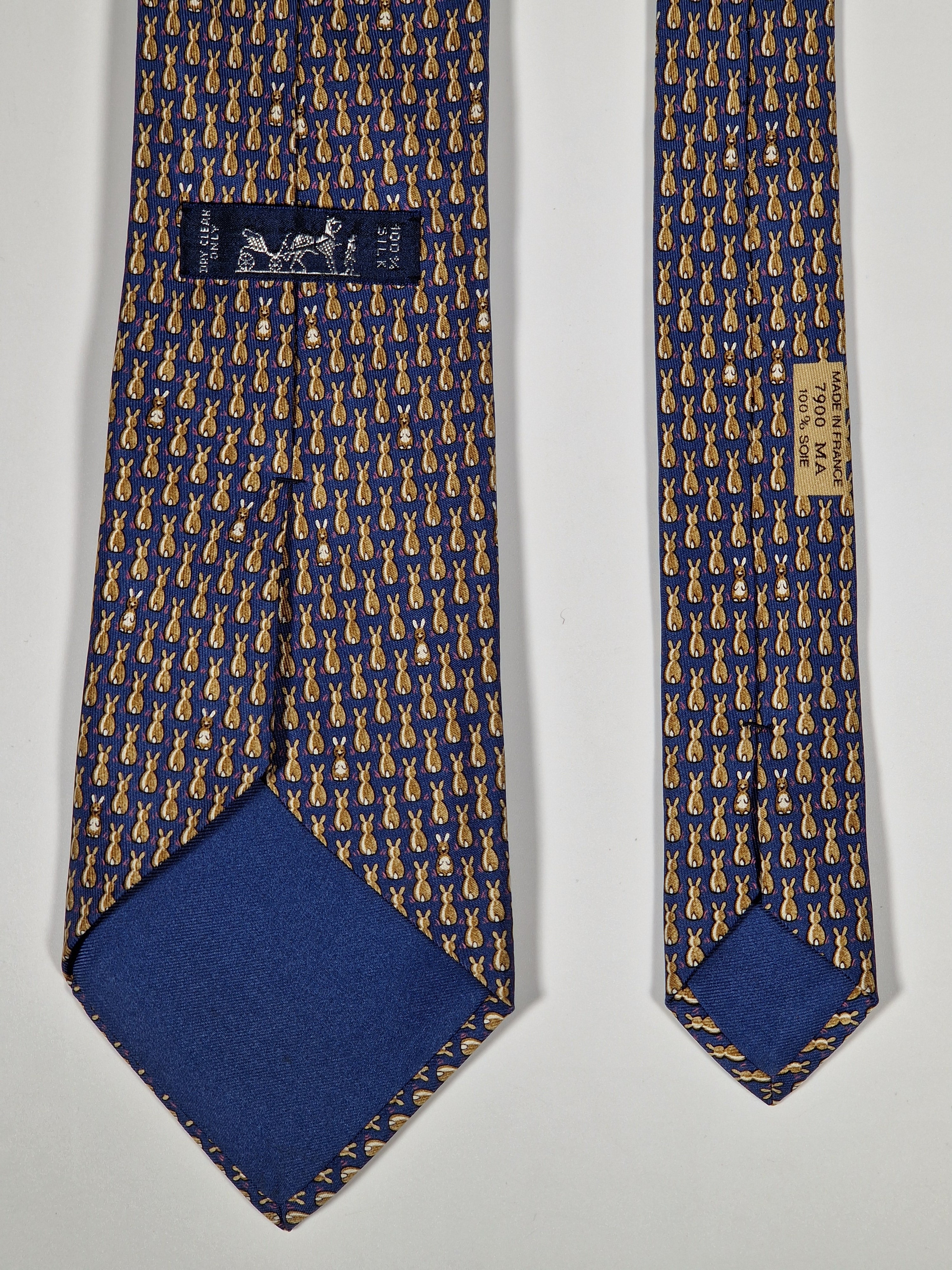 007900 Hermès silk tie blue whimsical rabbits 7900 MA