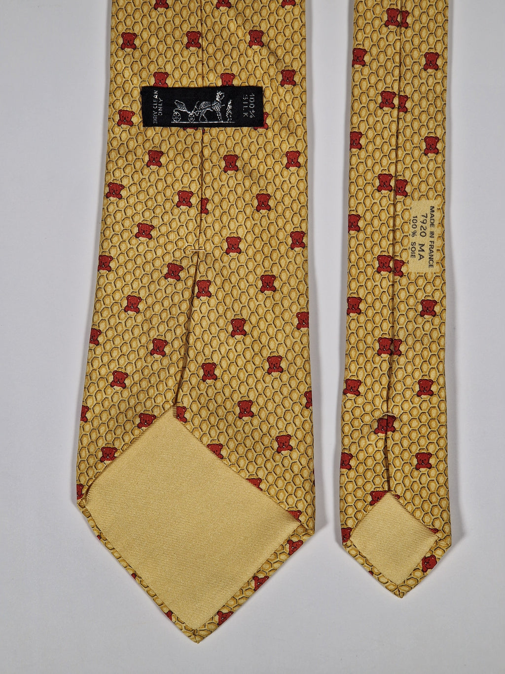 Hermès silk tie yellow bear honeycomb whimsical pattern 7920 MA
