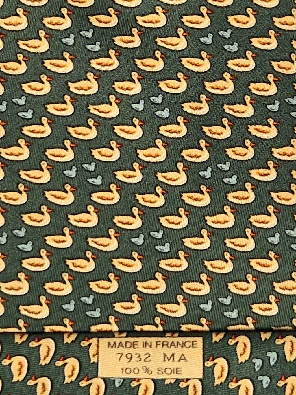 007932 Hermès tie Green duck whimsical pattern 7932 MA