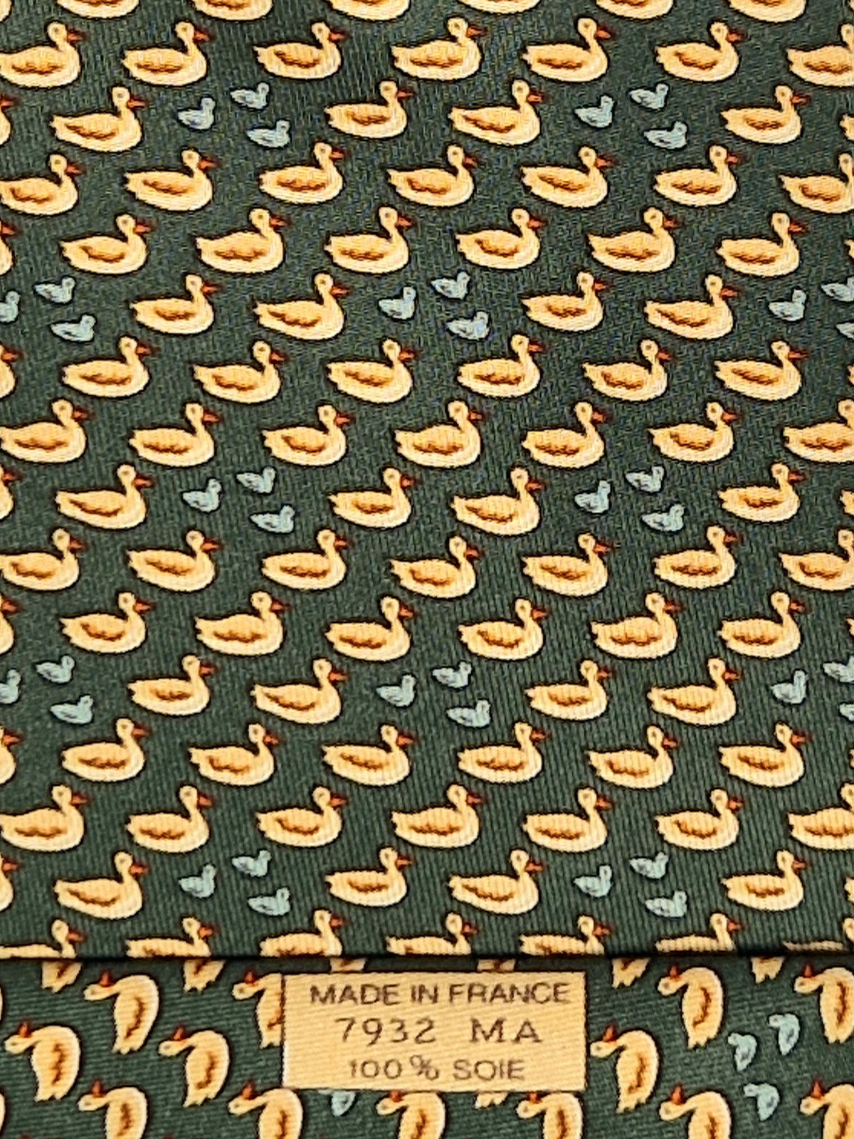 007932 Hermès tie Green duck whimsical pattern 7932 MA