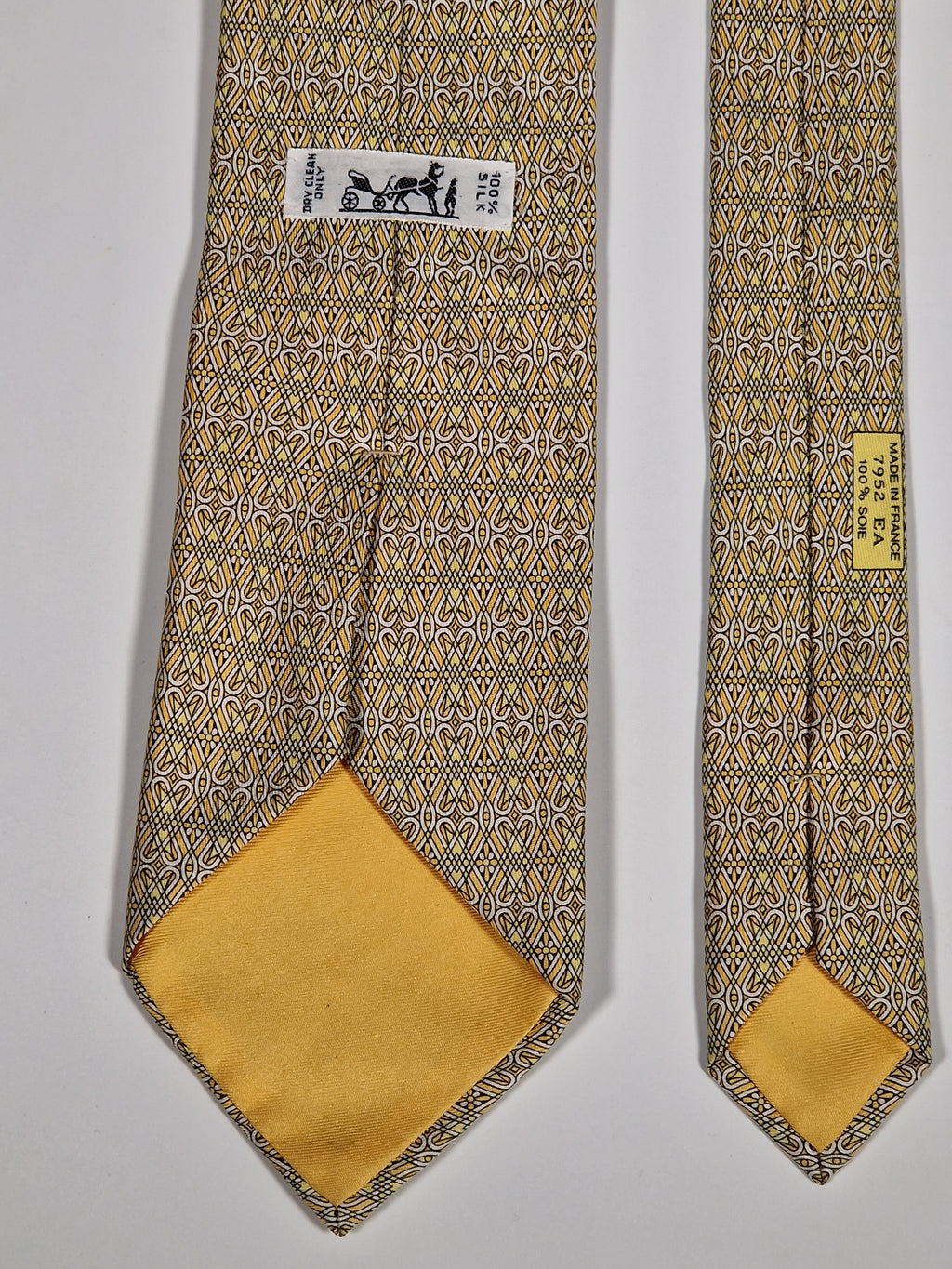 007952 Hermès silk tie yellow geometrical pattern 7952 EA