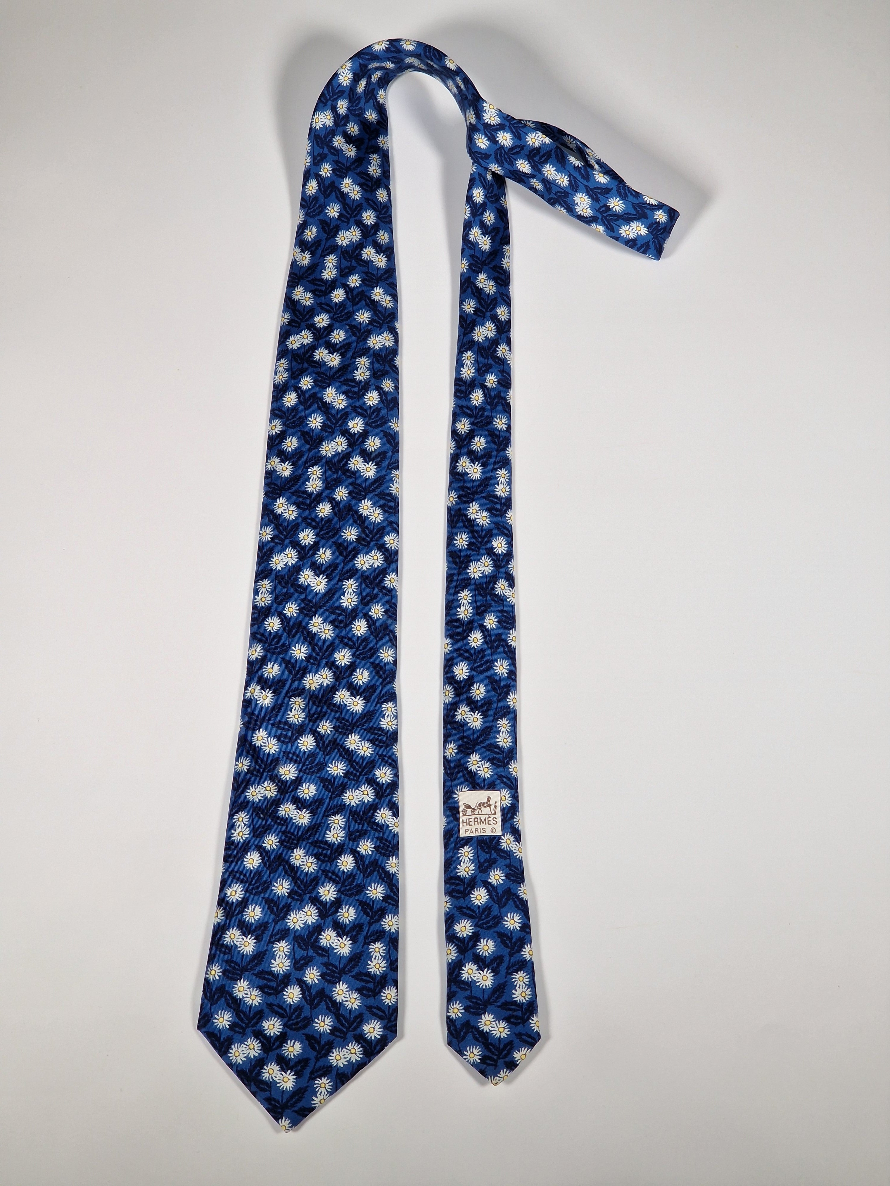 Hermès silk tie blue flower pattern 7954 EA