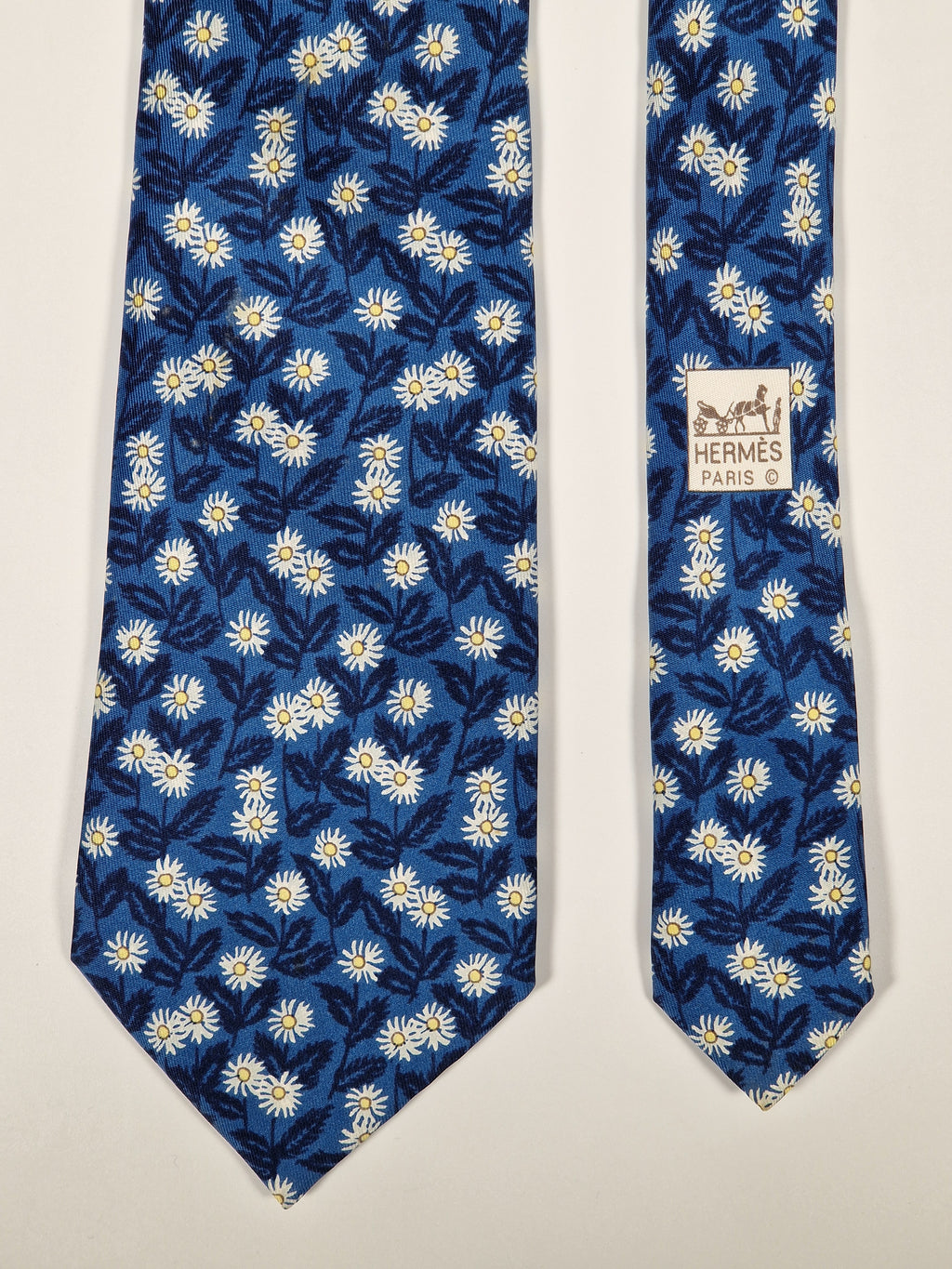 Hermès silk tie blue flower pattern 7954 EA