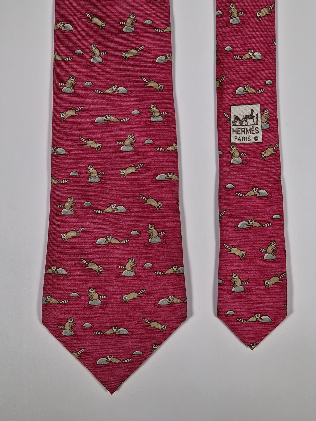 Hermès silk tie pink whimsical racoon pattern 7959 EA