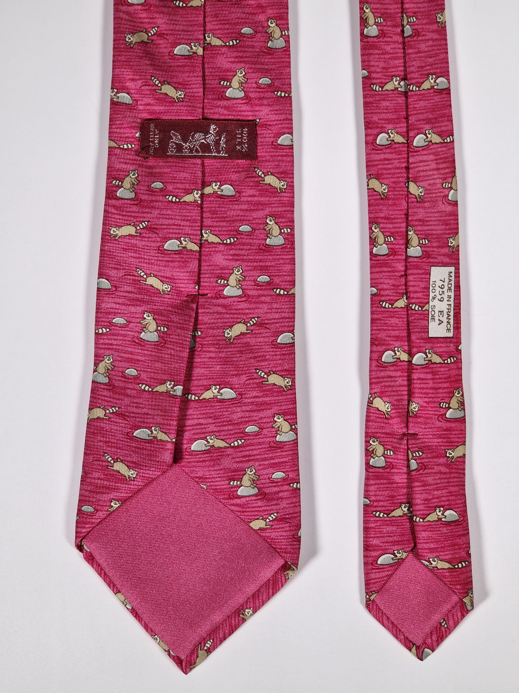 Hermès silk tie pink whimsical racoon pattern 7959 EA