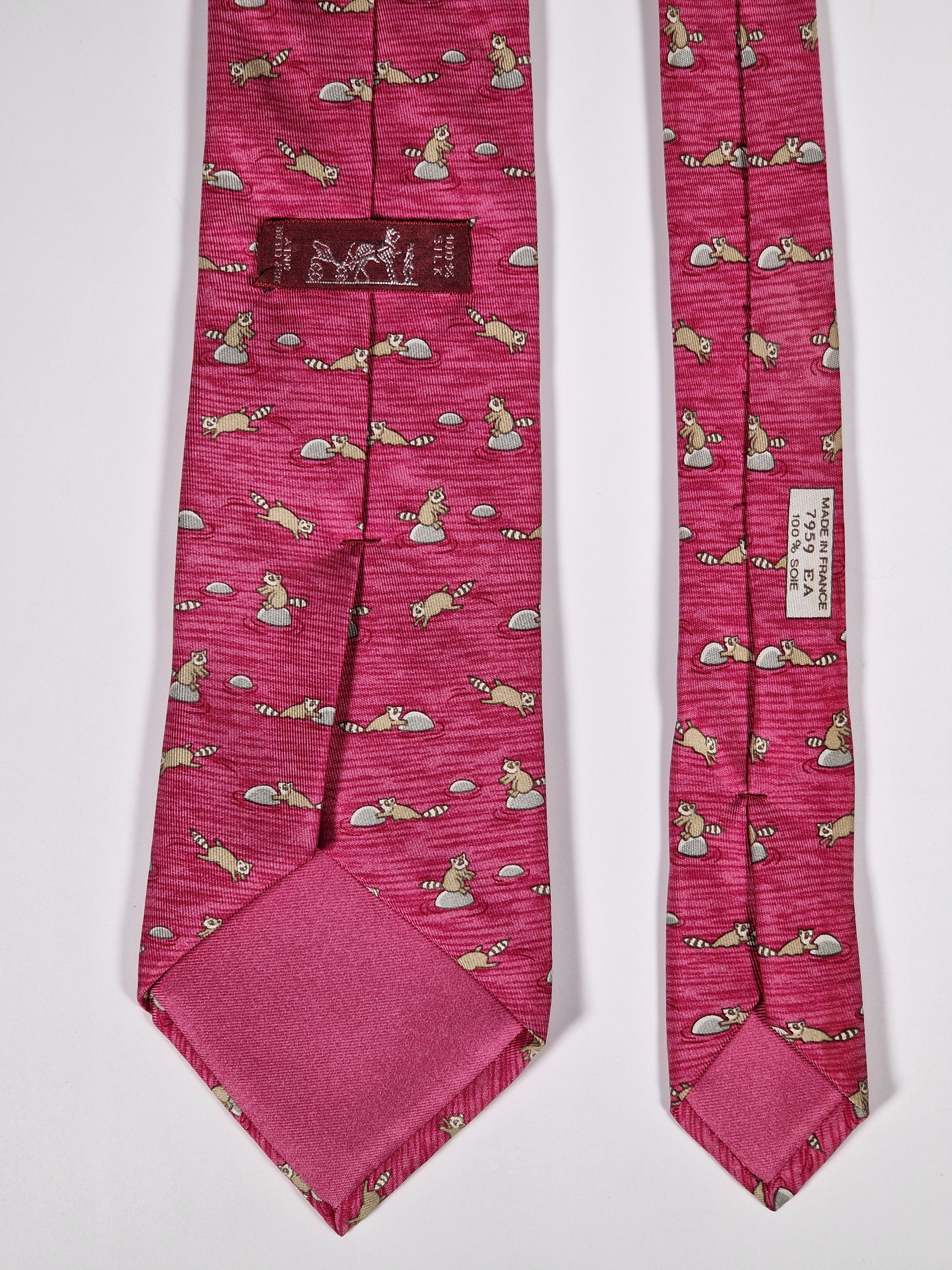 Hermès silk tie pink whimsical racoon pattern 7959 EA